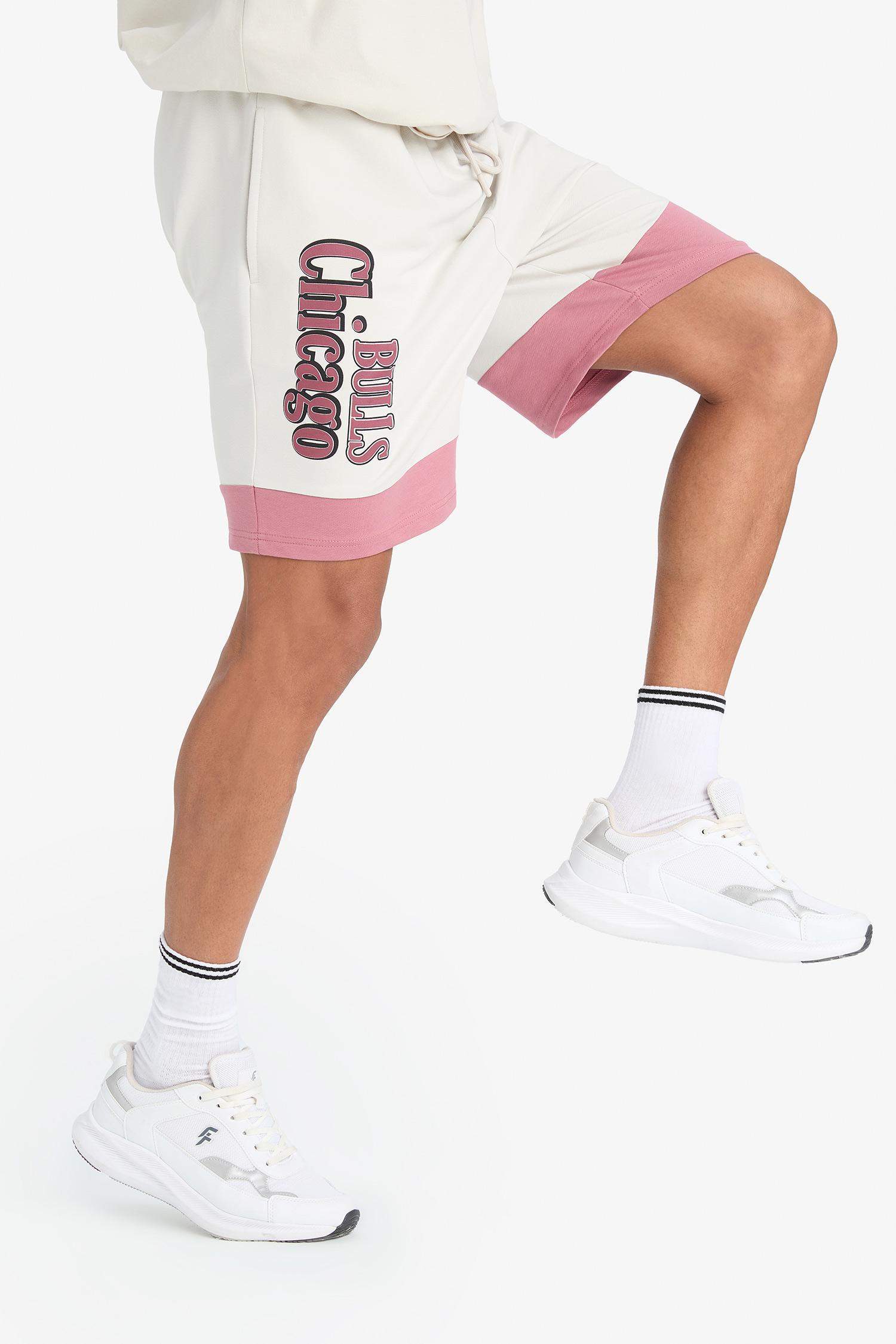 NBA Chicago Bulls Standart Fit Kısa Paça Şort