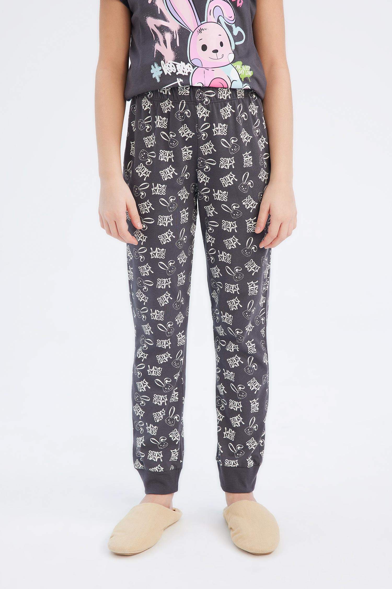 Kız Çocuk Pijama Takımı Baskılı Kısa Kollu Üst Beli Lastikli Desenli Uzun Alt