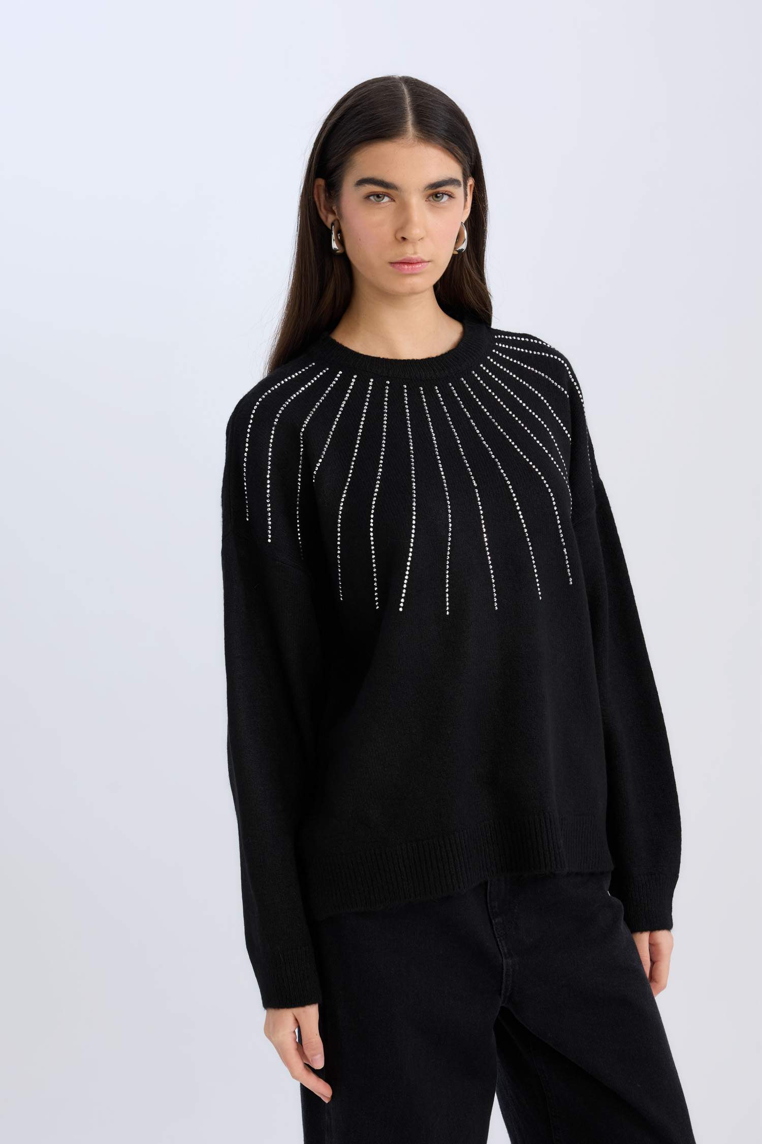 Oversize Geniş Kalıp Bisiklet Yaka Yumuşak Dokulu Taşlı Triko Kazak