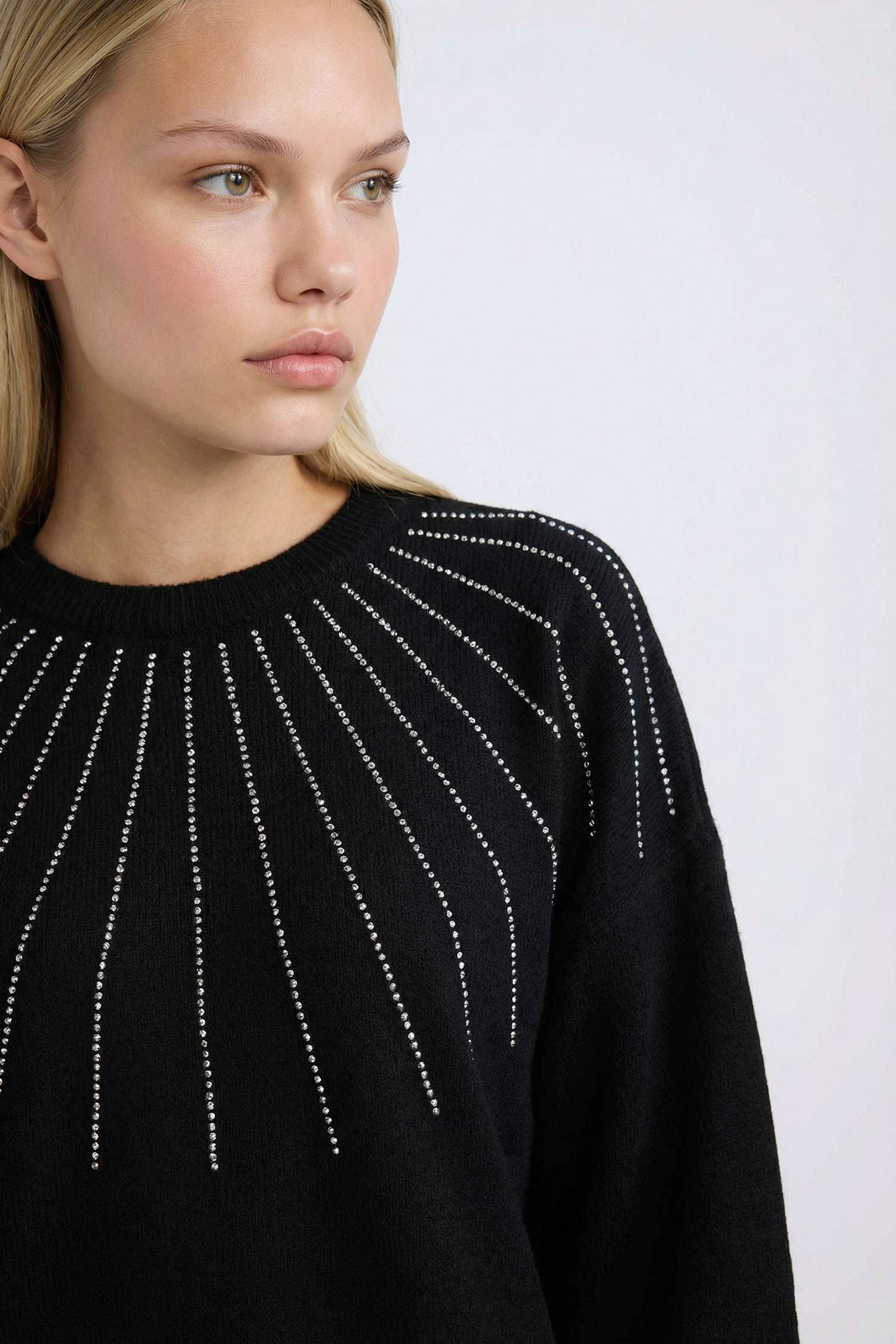 Oversize Geniş Kalıp Bisiklet Yaka Yumuşak Dokulu Taşlı Triko Kazak