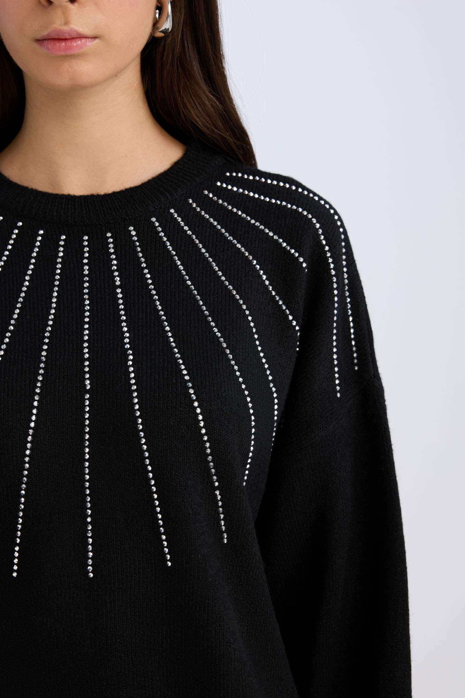 Oversize Geniş Kalıp Bisiklet Yaka Yumuşak Dokulu Taşlı Triko Kazak