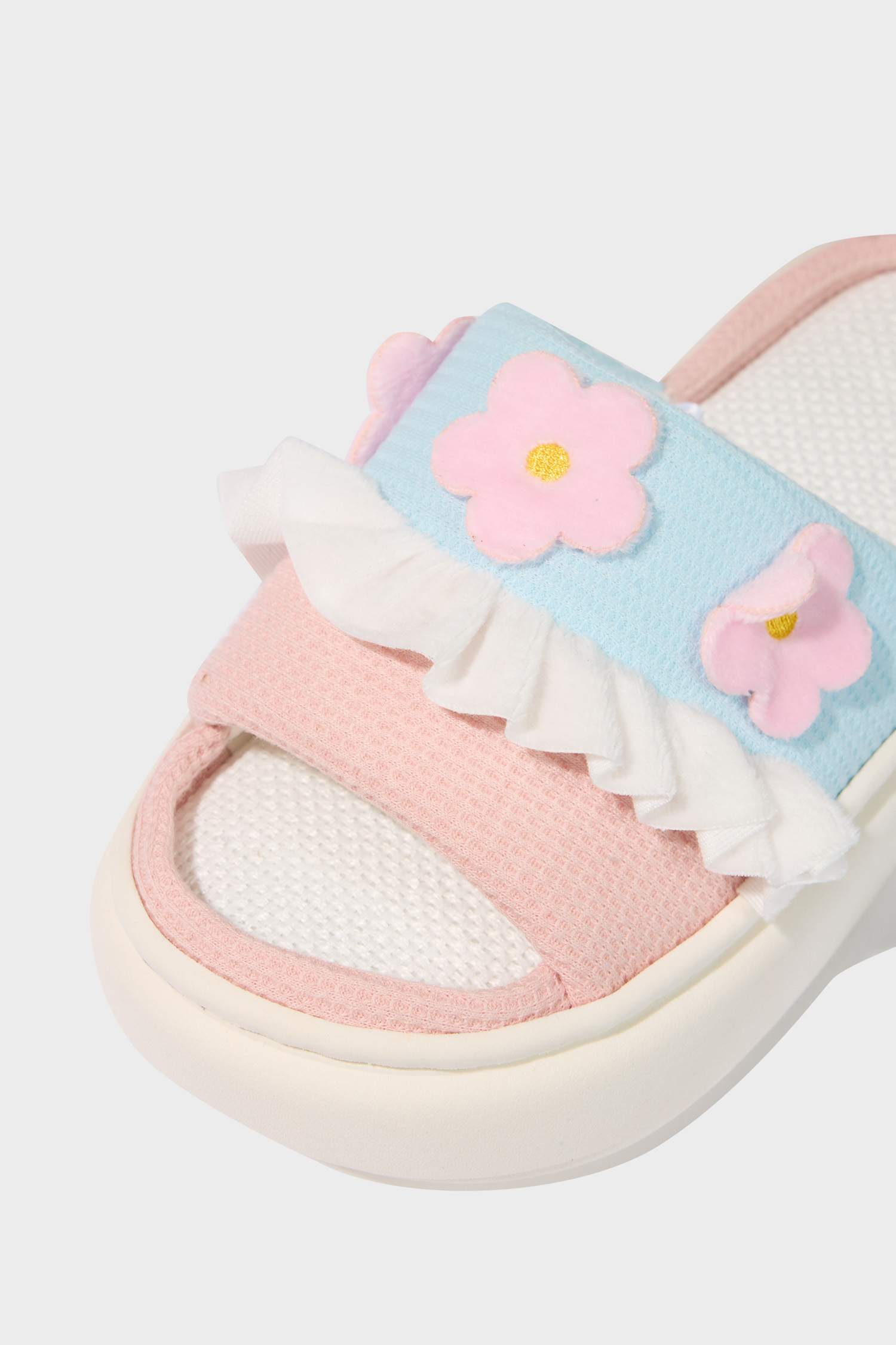 شبشب بيت نسائي بكعب مسطح