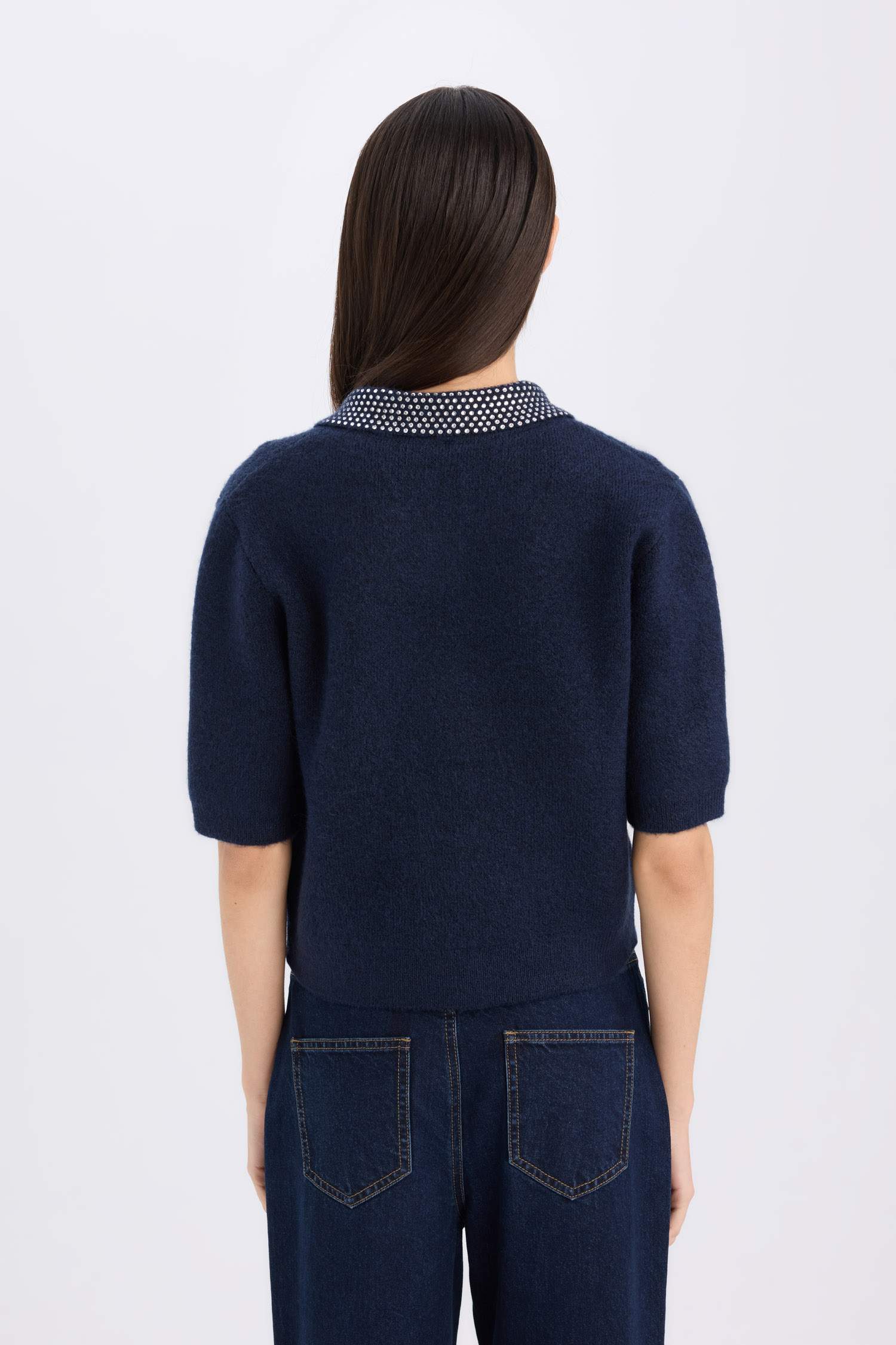 سترة سامبل قصة عادية برقبة بولو و أزرار