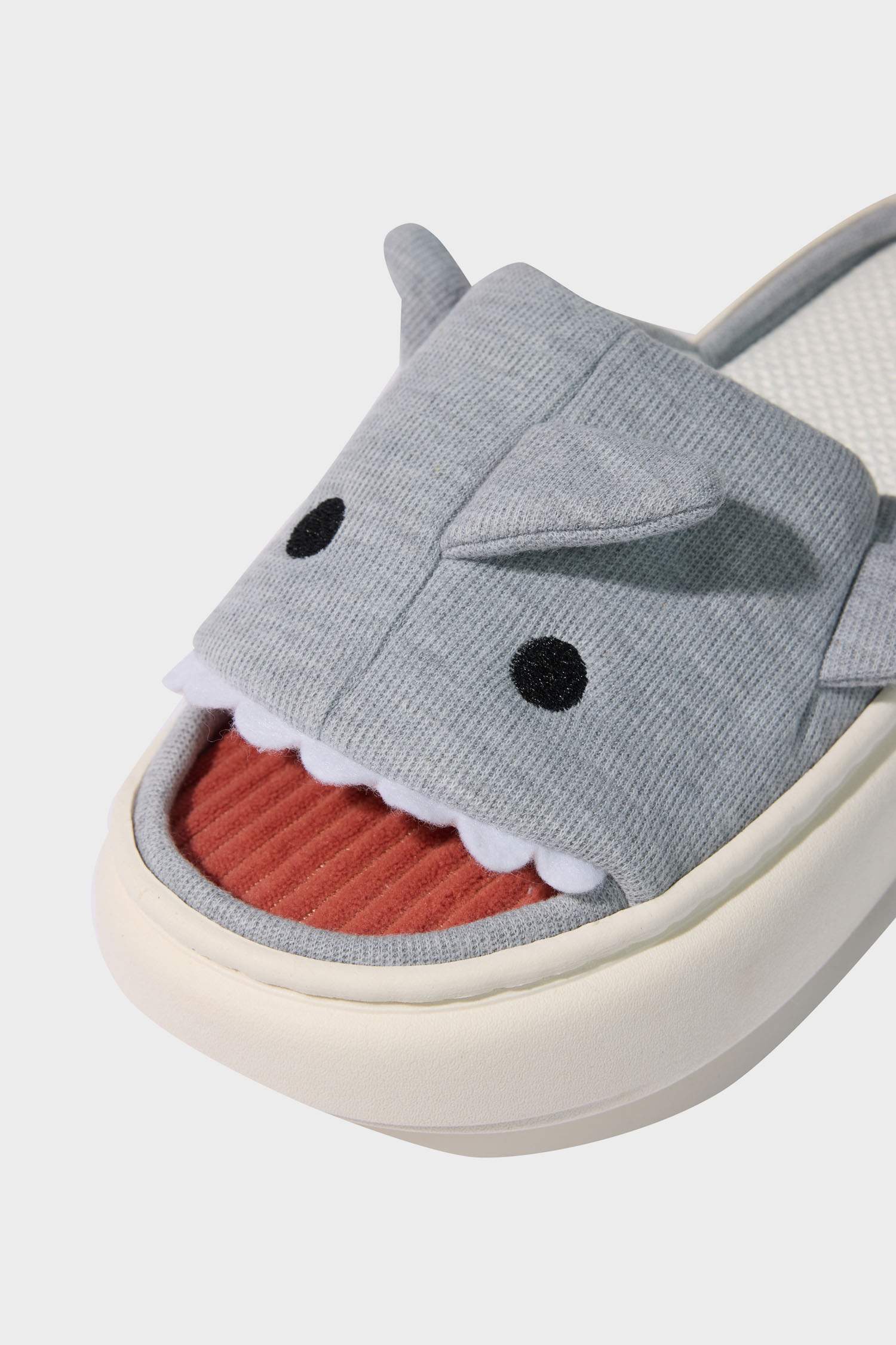 Erkek Köpek Balığı Temalı Düz Taban Ev Terliği