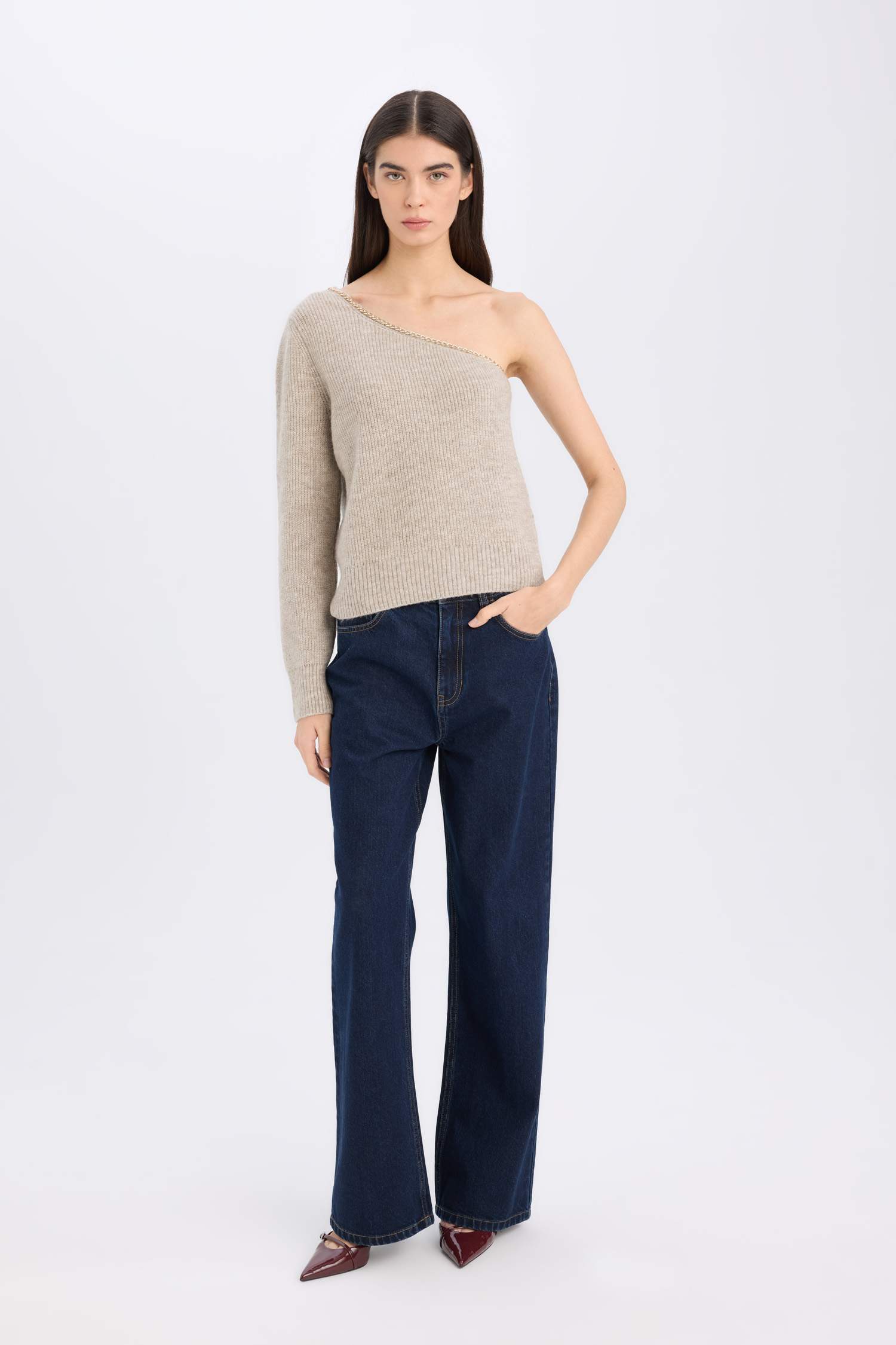 بلوز تريكو سادة قصة عادية بكتف واحد