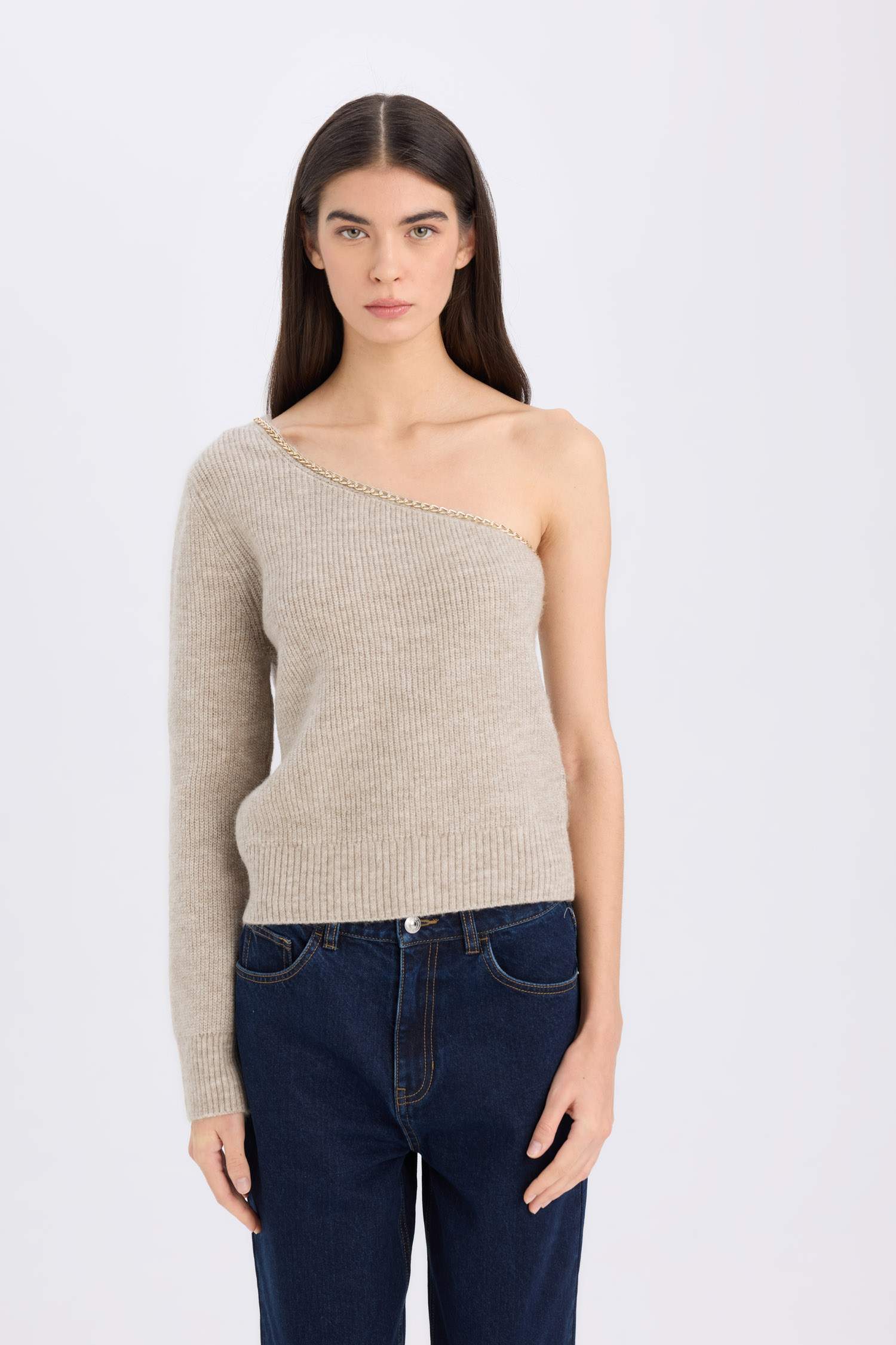 بلوز تريكو سادة قصة عادية بكتف واحد