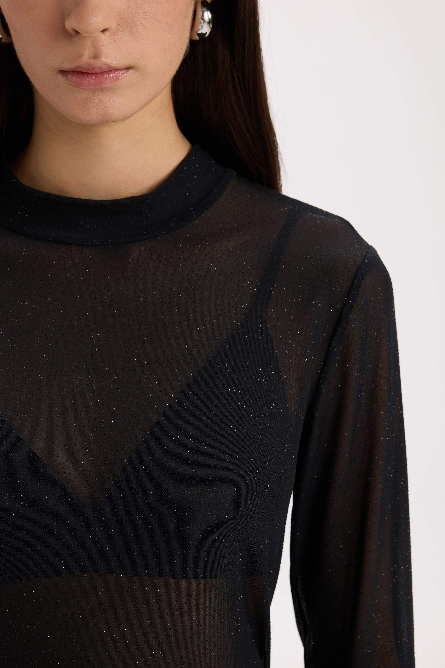 Slim Fit Dar Kesim Yarım Balıkçı Yaka Casual Tül Uzun Kollu Tişört