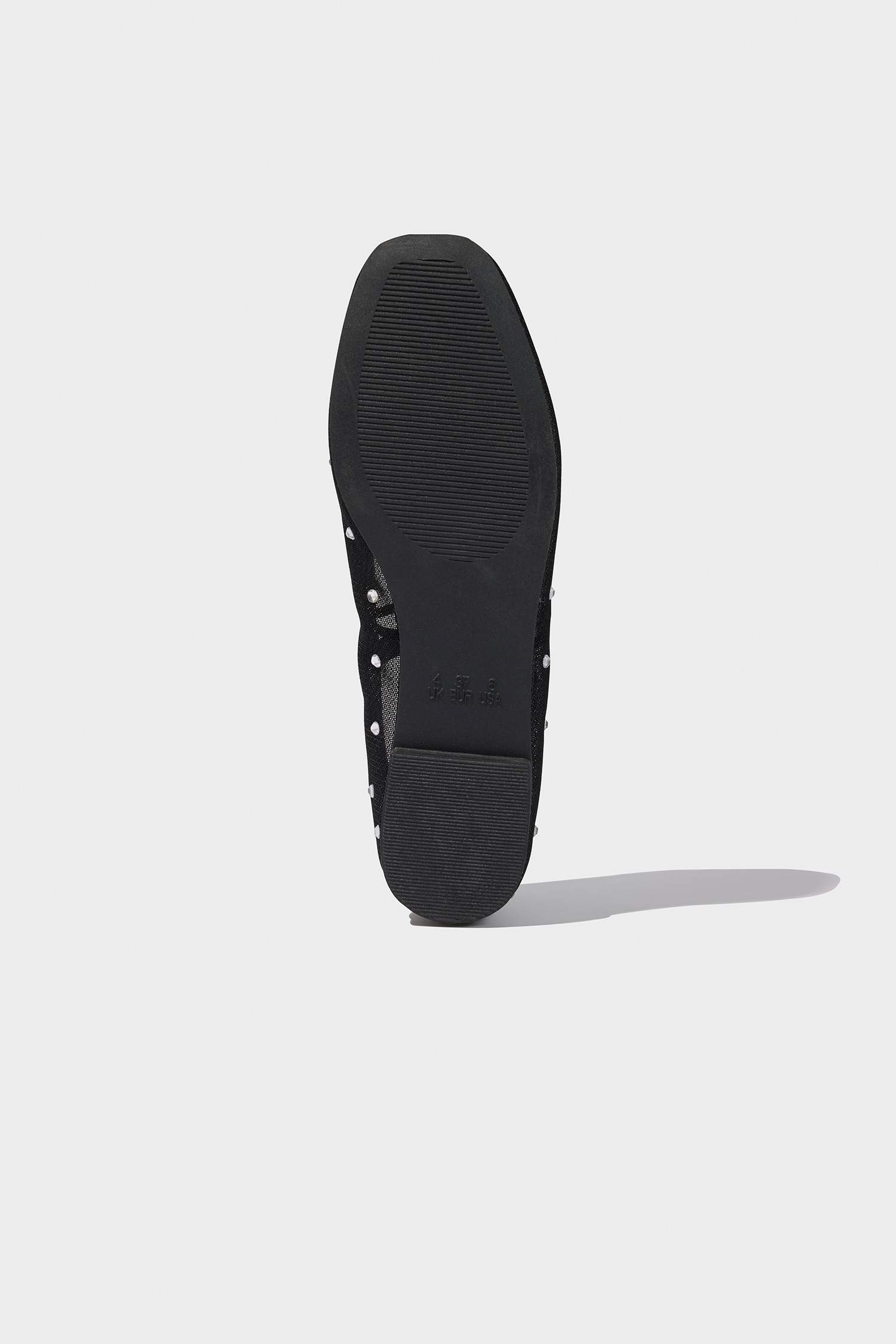 صندل نسائي بكعب مسطح