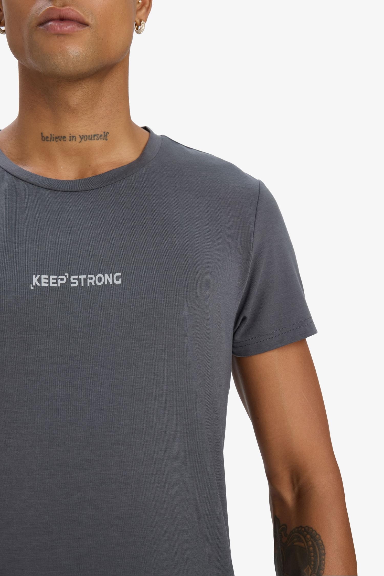 T-shirt de sport slim fit à col rond et manches courtes de DeFactoFit