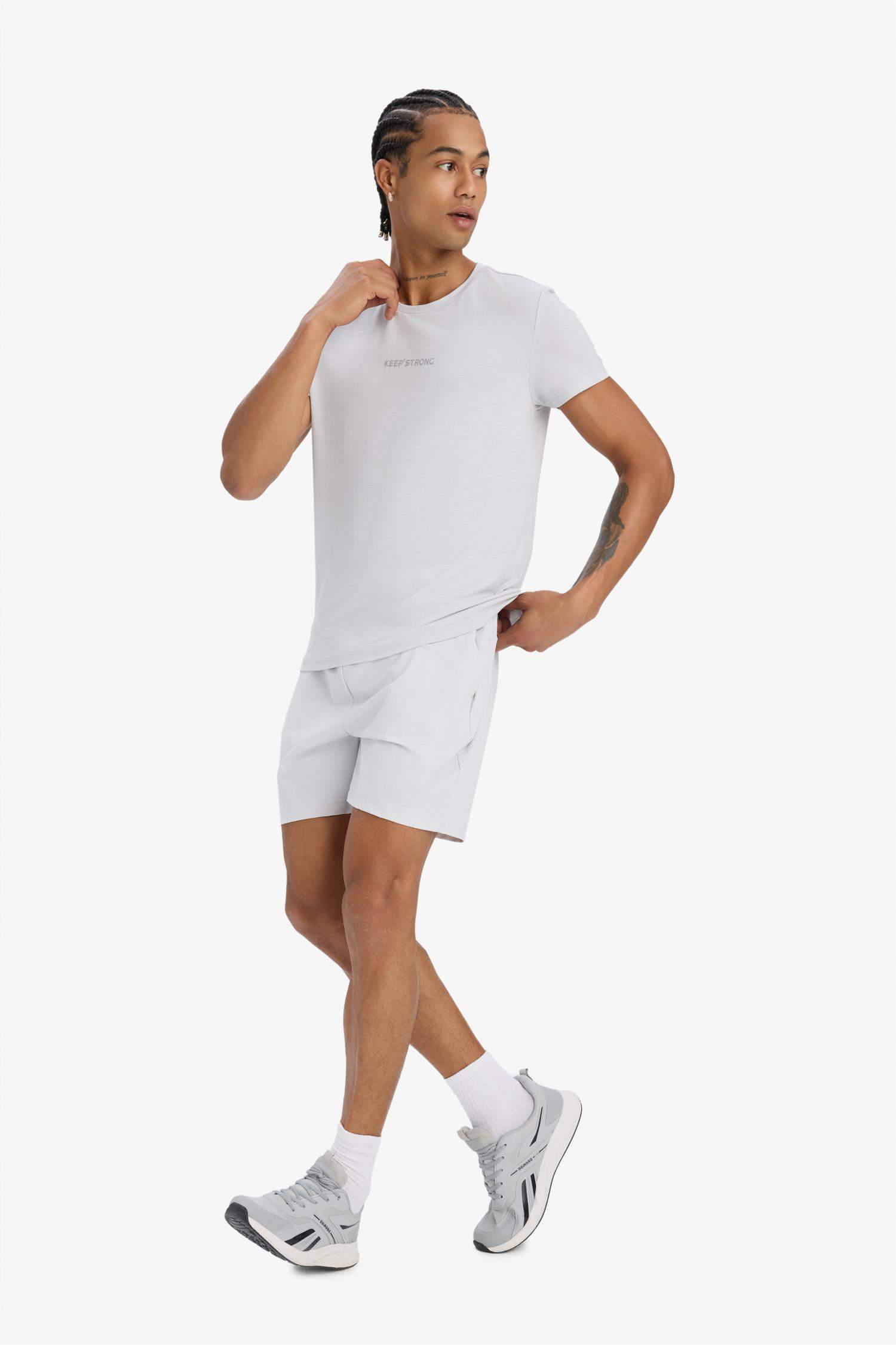 DeFactoFit Hızlı Kuruyan Esnek Kumaş Standart Fit Sporcu Kısa Paça Şort