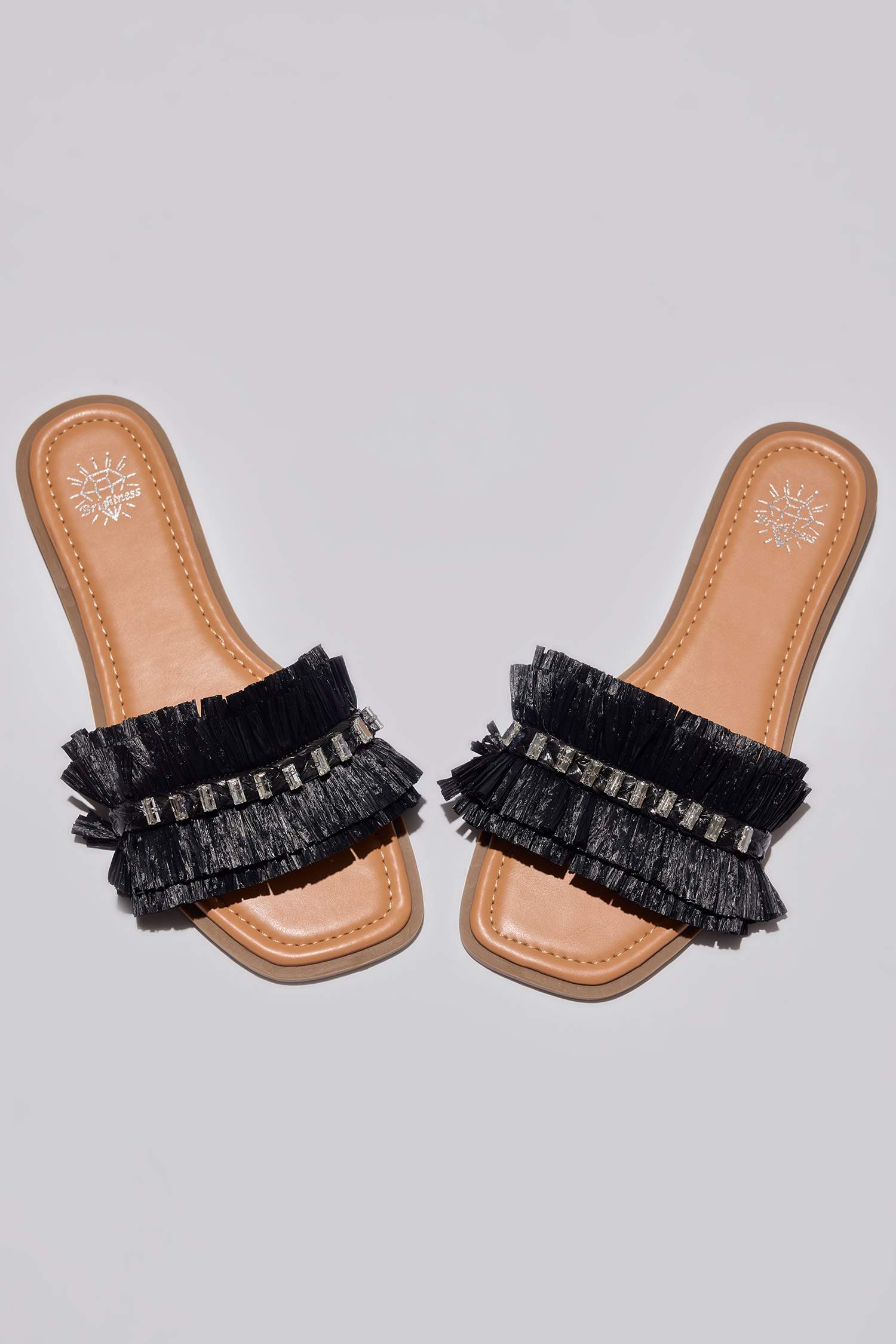 شبشب نسائي بكعب مسطح