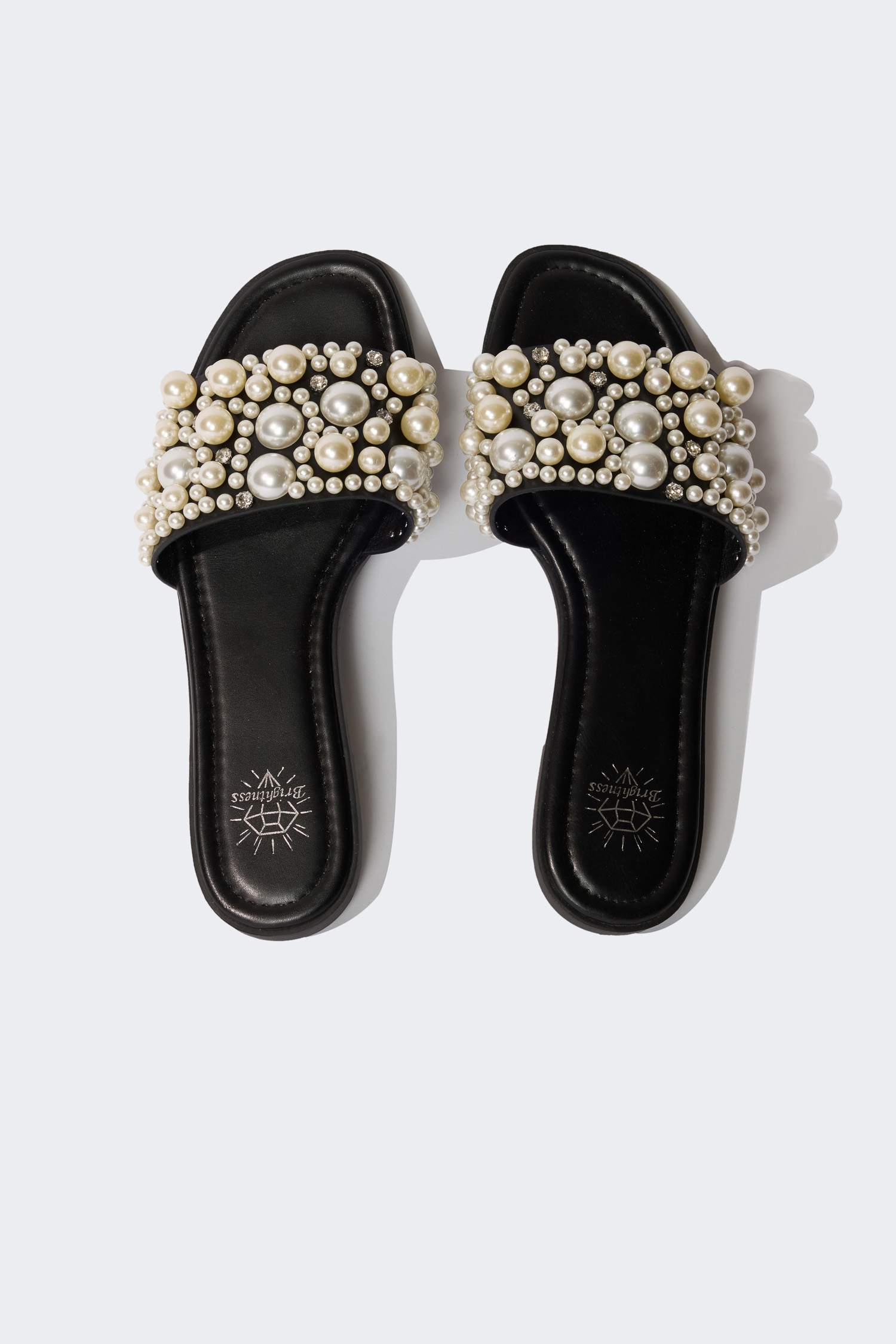 Kadın İnci Detaylı Tek Bantlı Düz Taban Terlik