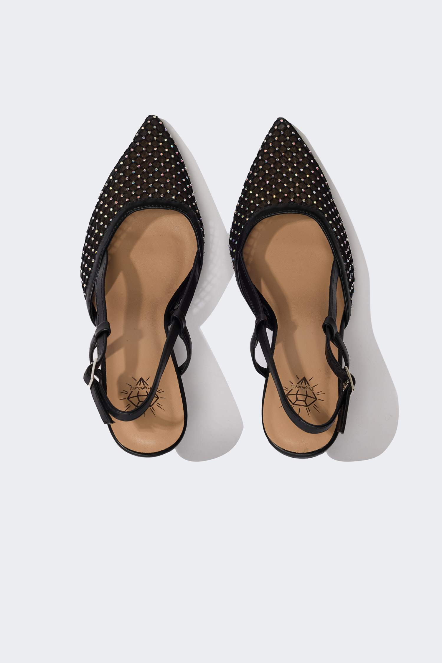 صندل حريمي بكعب سميك جلد صناعي أسود