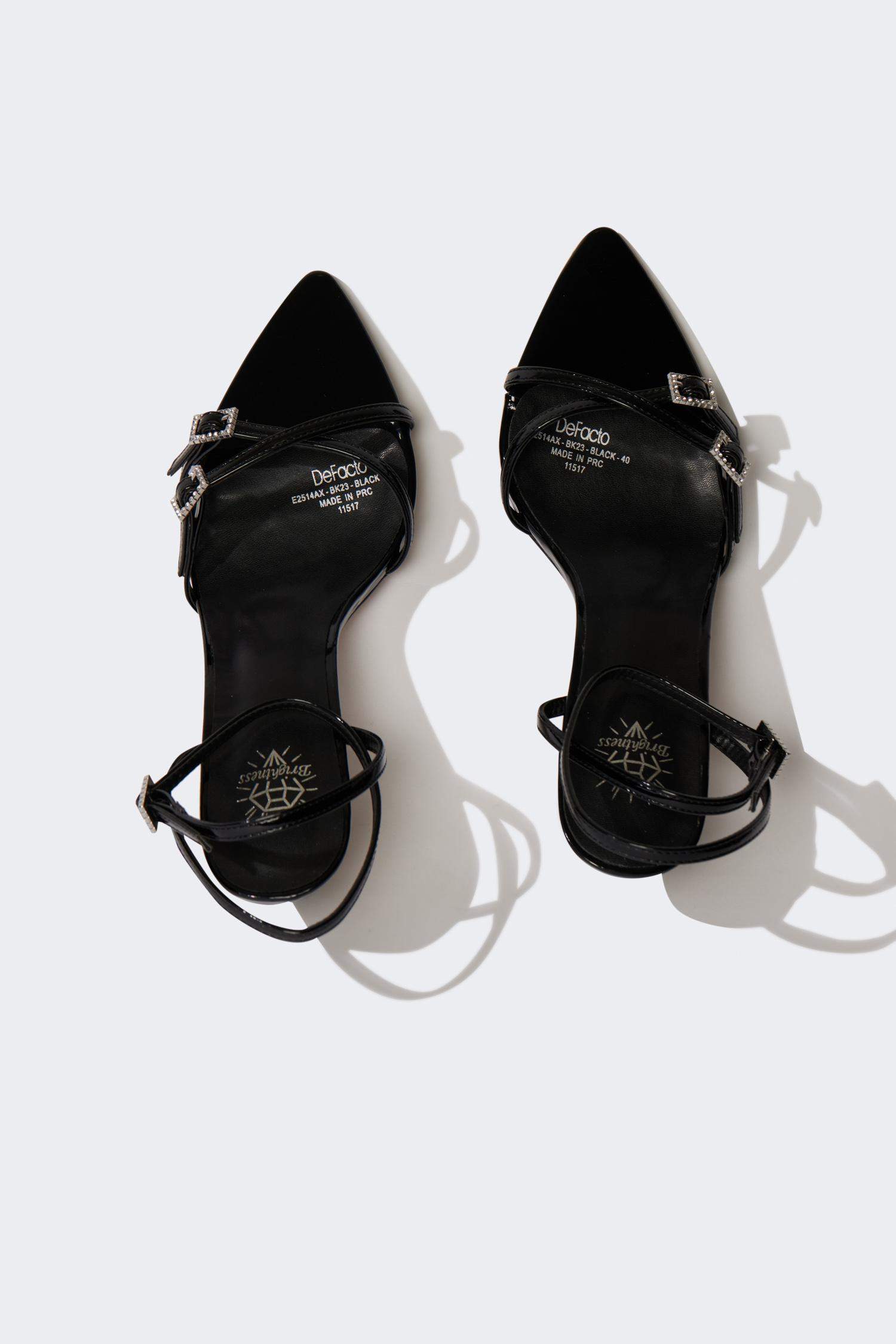 صندل نسائي جلد صناعي بكعب عالي