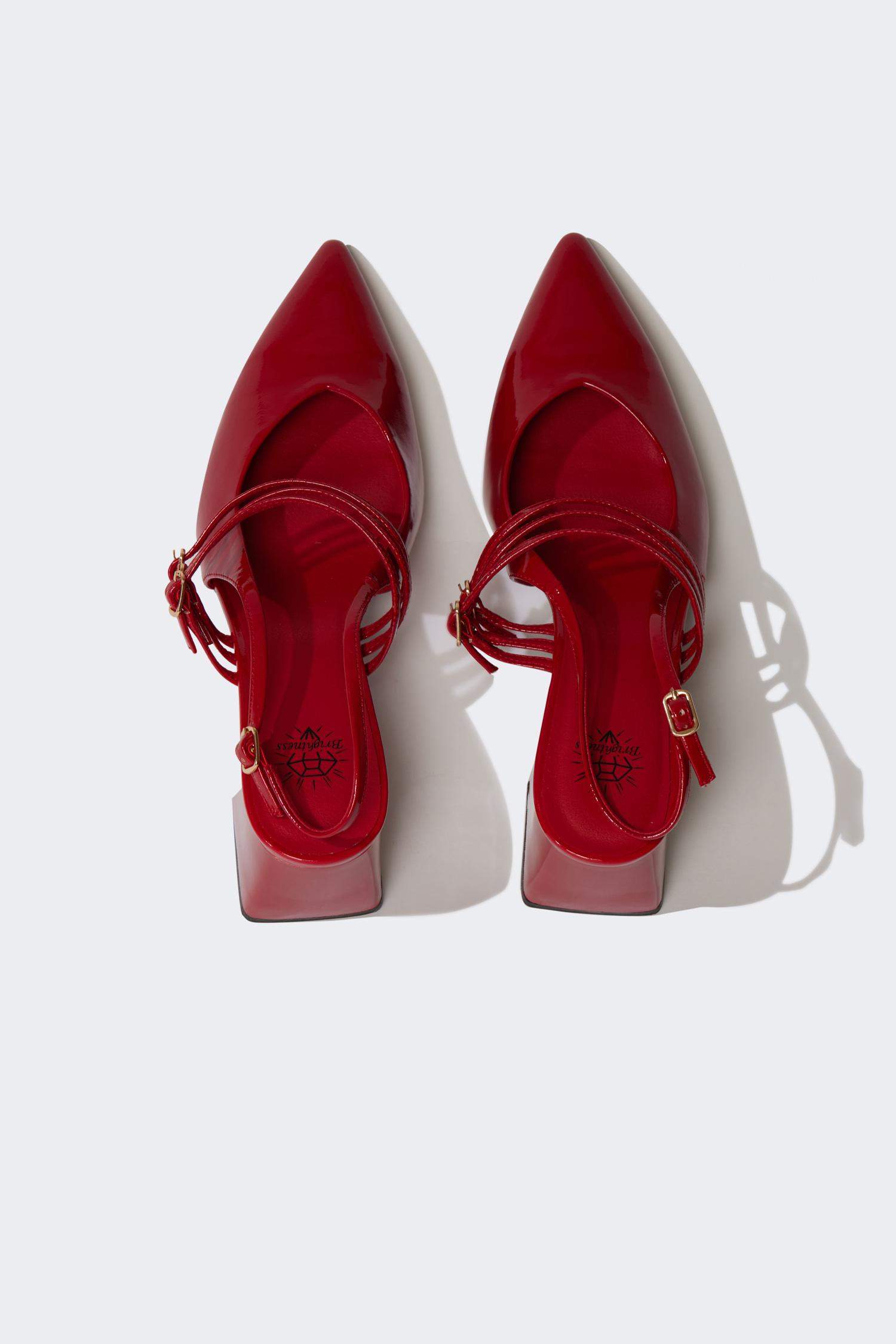 Woman Faux Leather Heeled Sandals