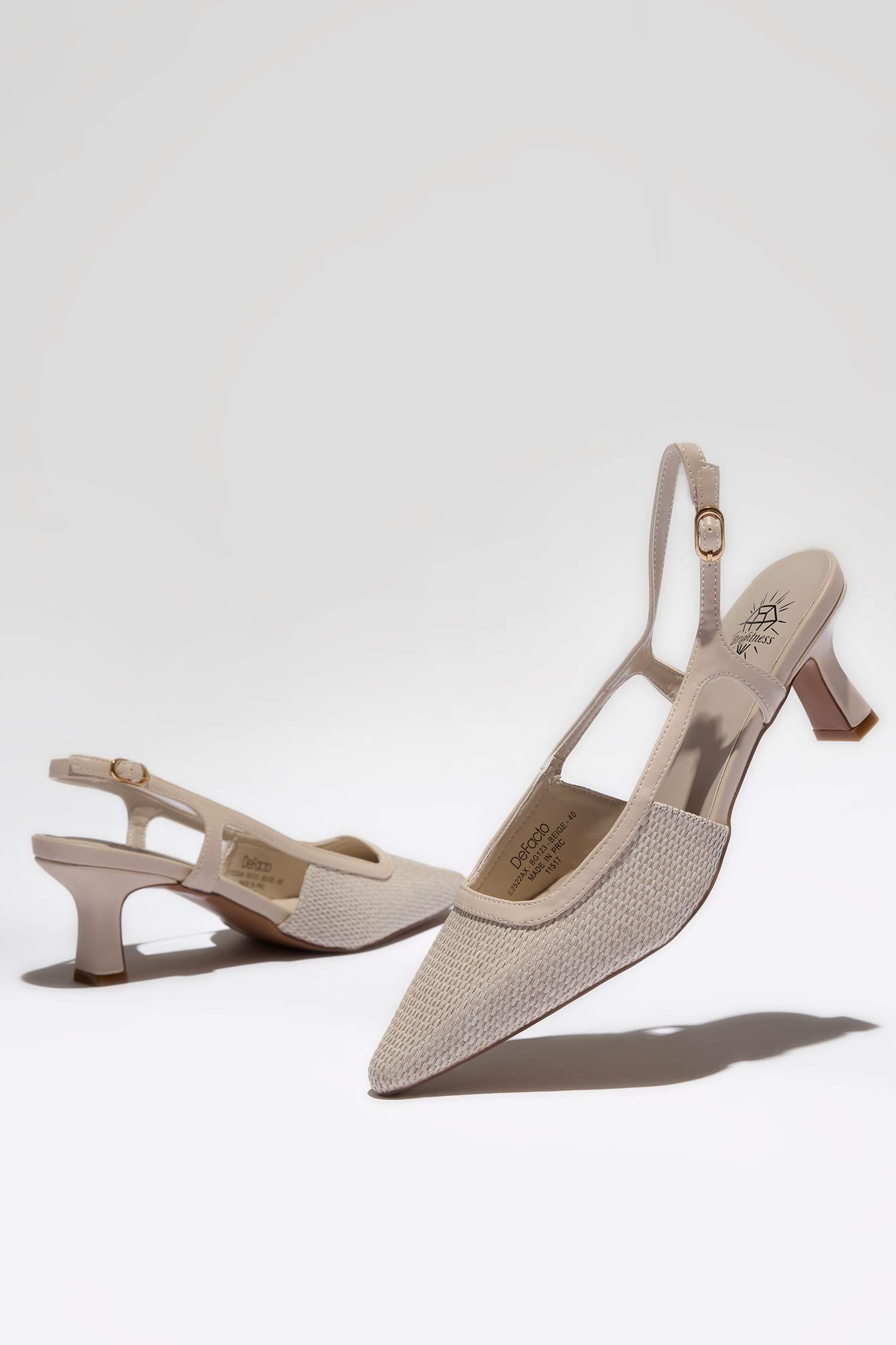 صندل حريمي بيج جلد صناعي بكعب عالي