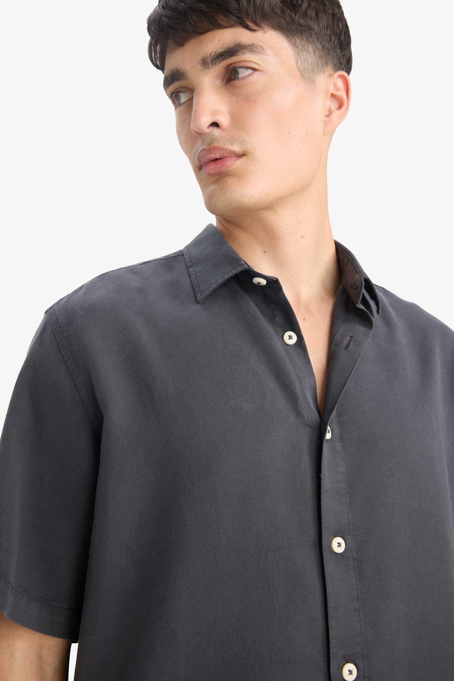 قميص نص ردن قصة عادية