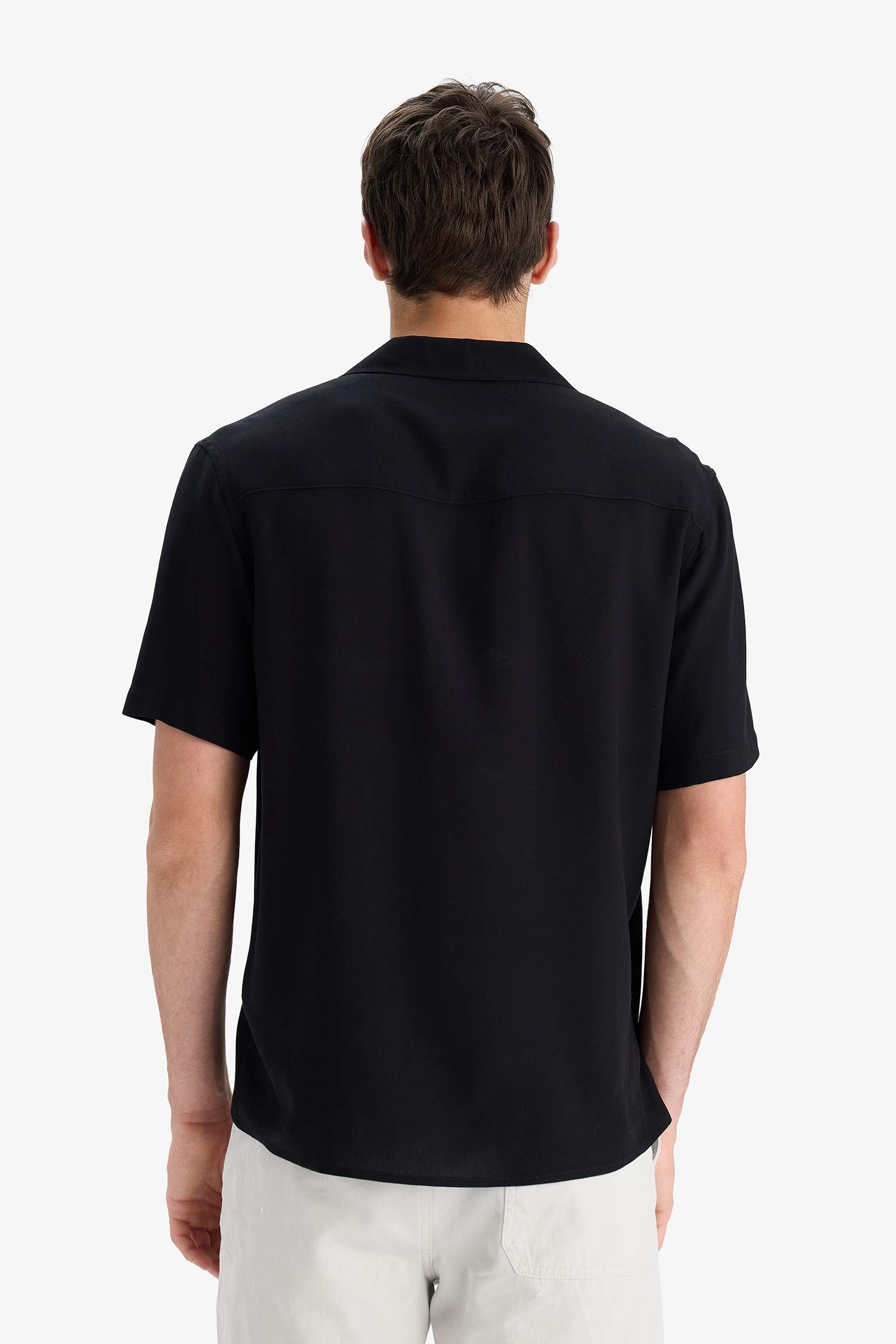 قميص نص كم خفيف قصة عادية