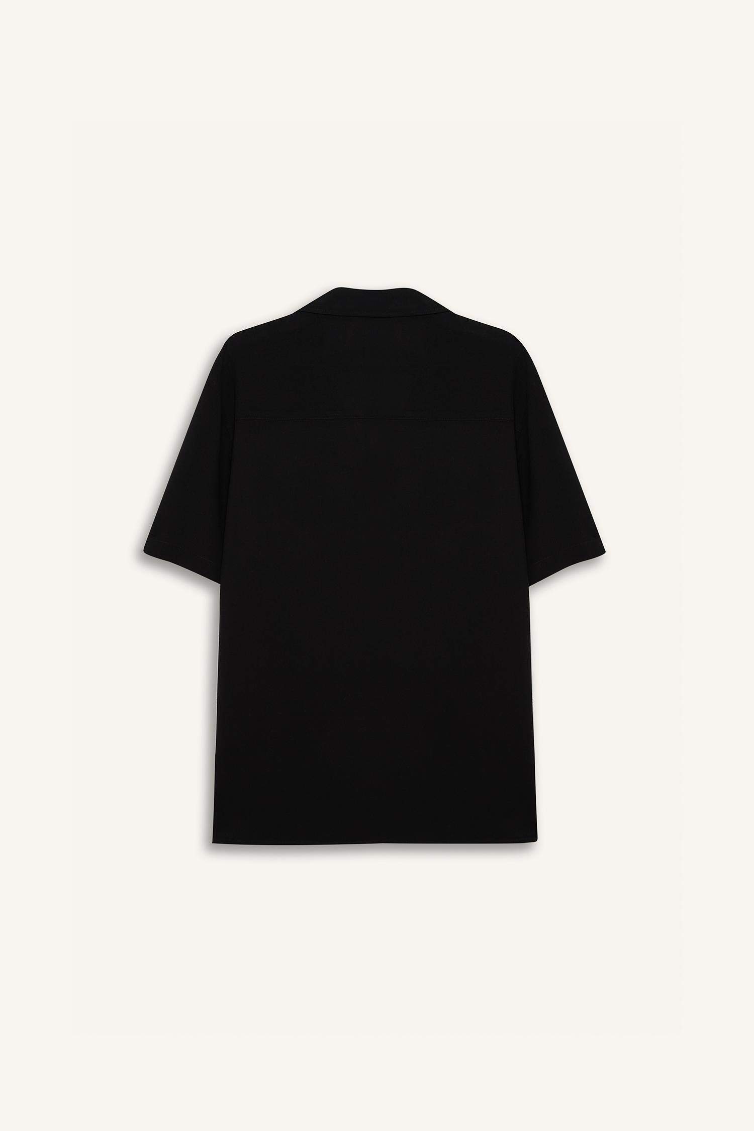 قميص نص كم خفيف قصة عادية