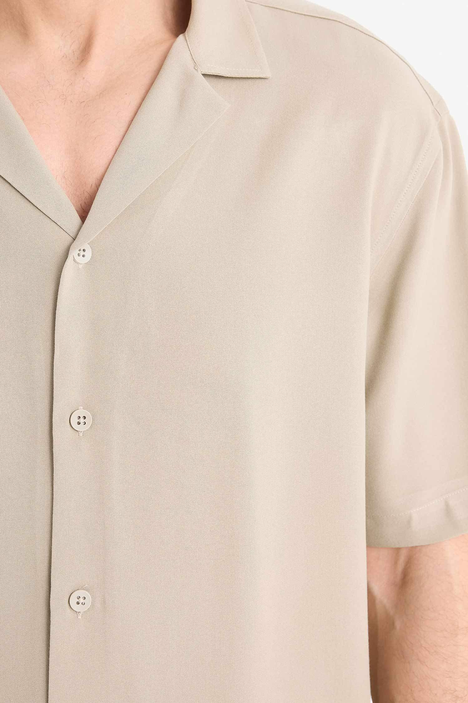 قميص نص كم قصة عادية