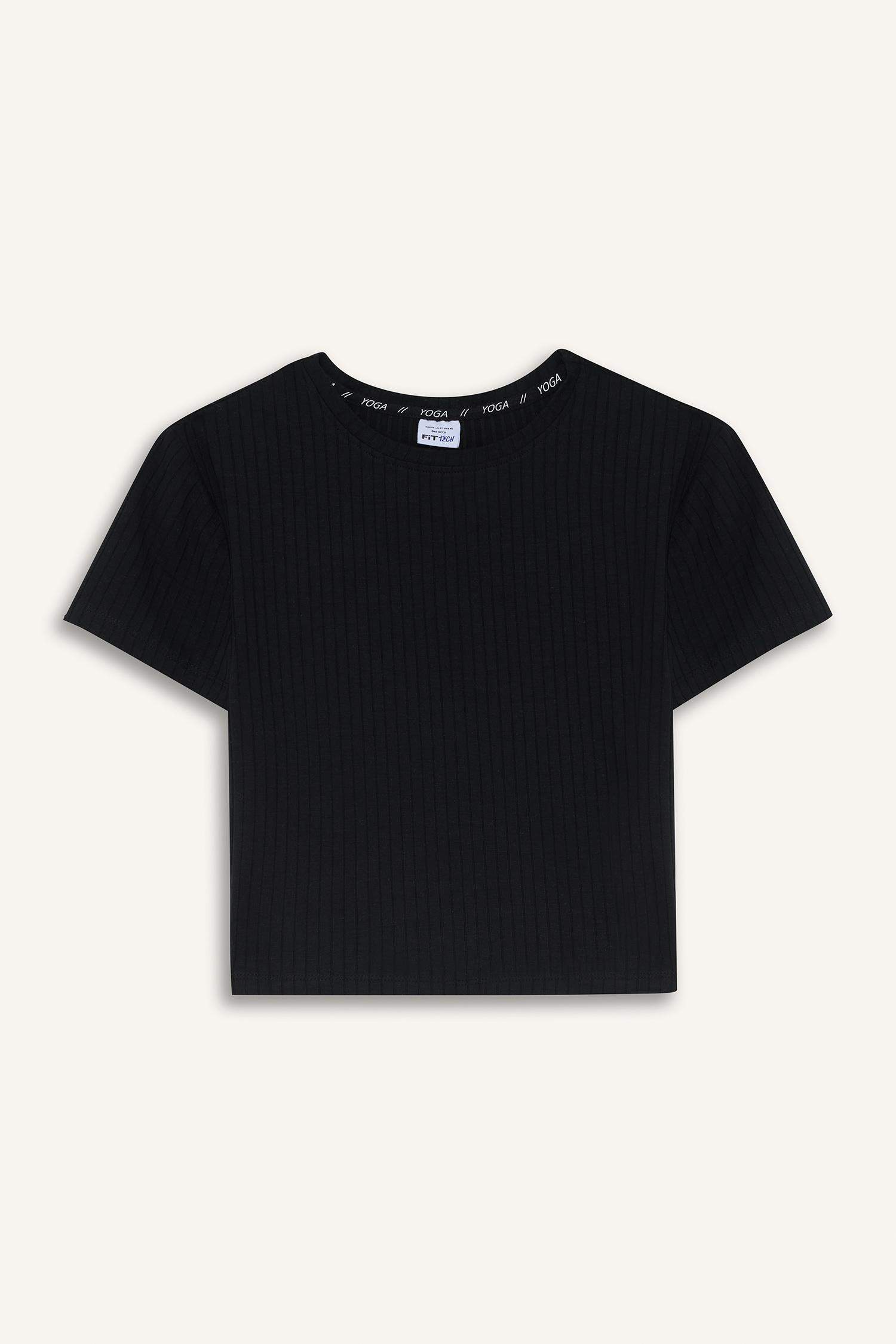 تيشيرت رياضي نص كم برقبة مستديرة من DeFactoFit