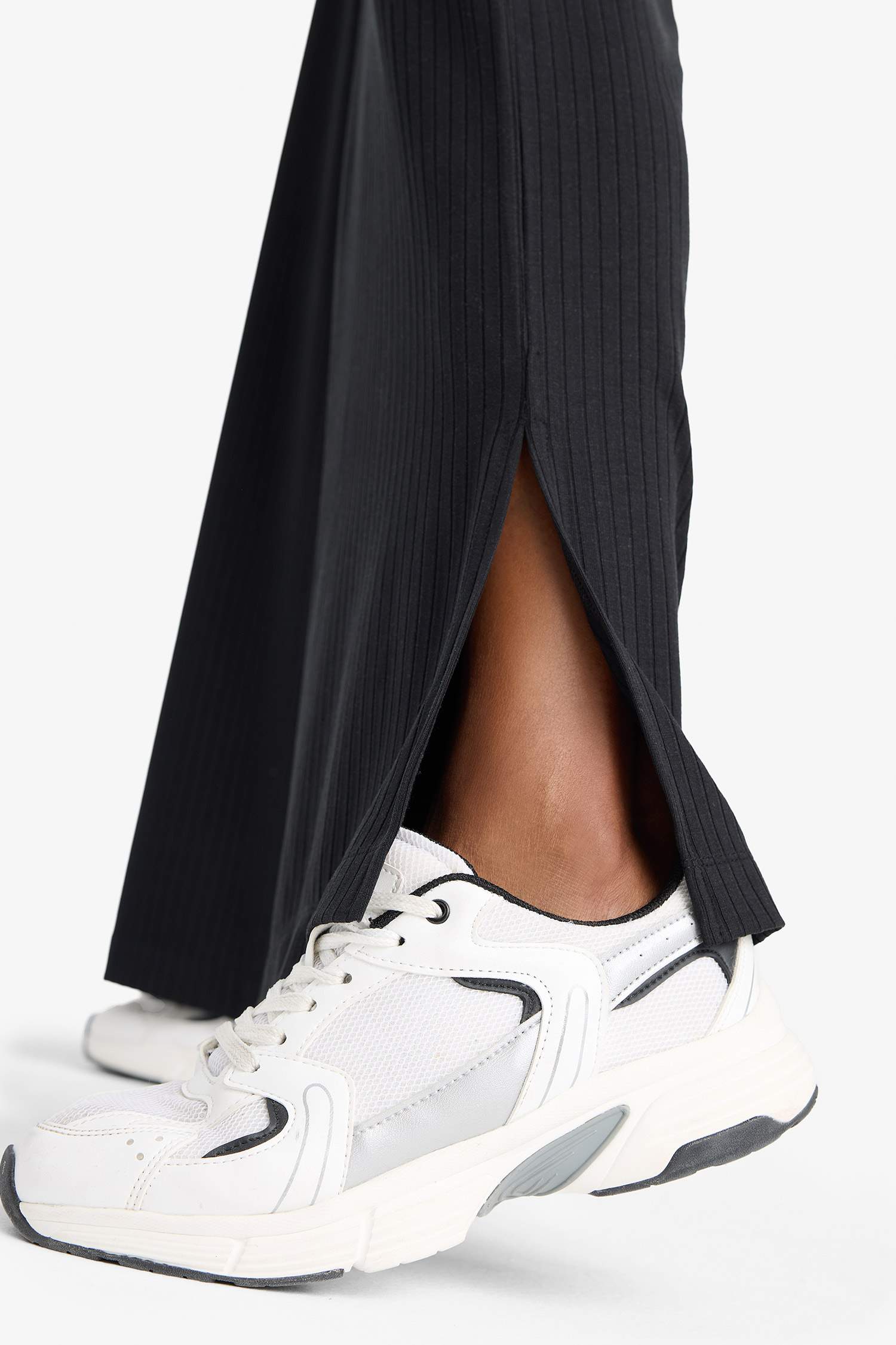 DeFactoFit Wide Leg Geniş Paça Cepli Yırtmaçlı İnce Sporcu Pantolon