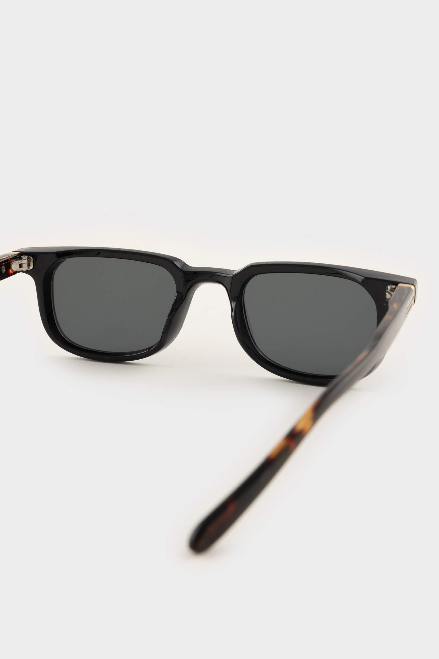 Kadın Daire Güneş Gözlüğü