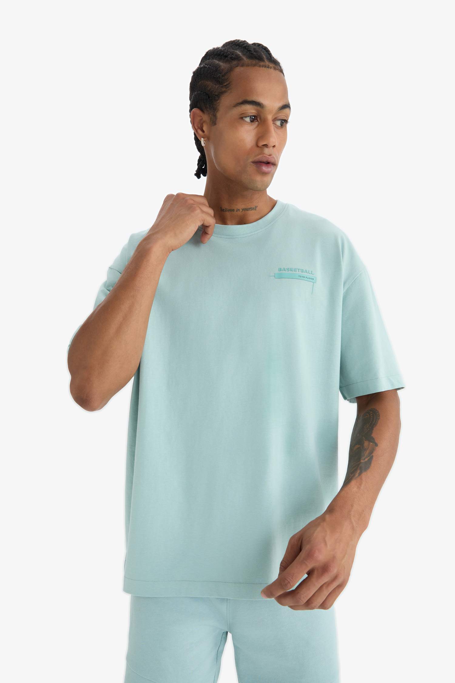 Oversize Geniş Kalıp Bisiklet Yaka Baskılı Sporcu Kısa Kollu Tişört