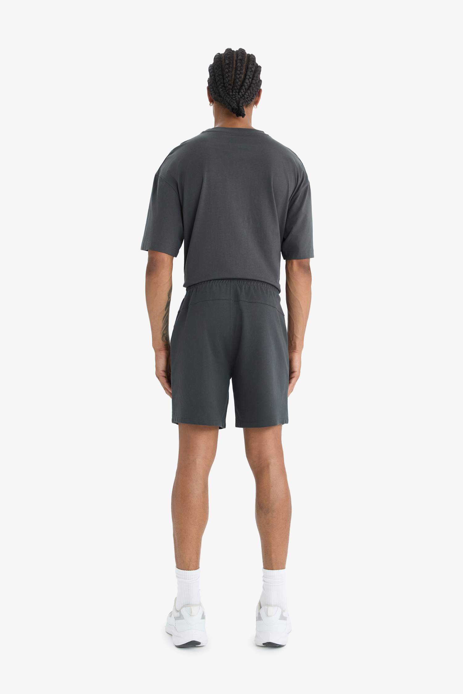 DeFactoFit Standart Fit Sporcu Beli Bağcıklı Cepli Şort