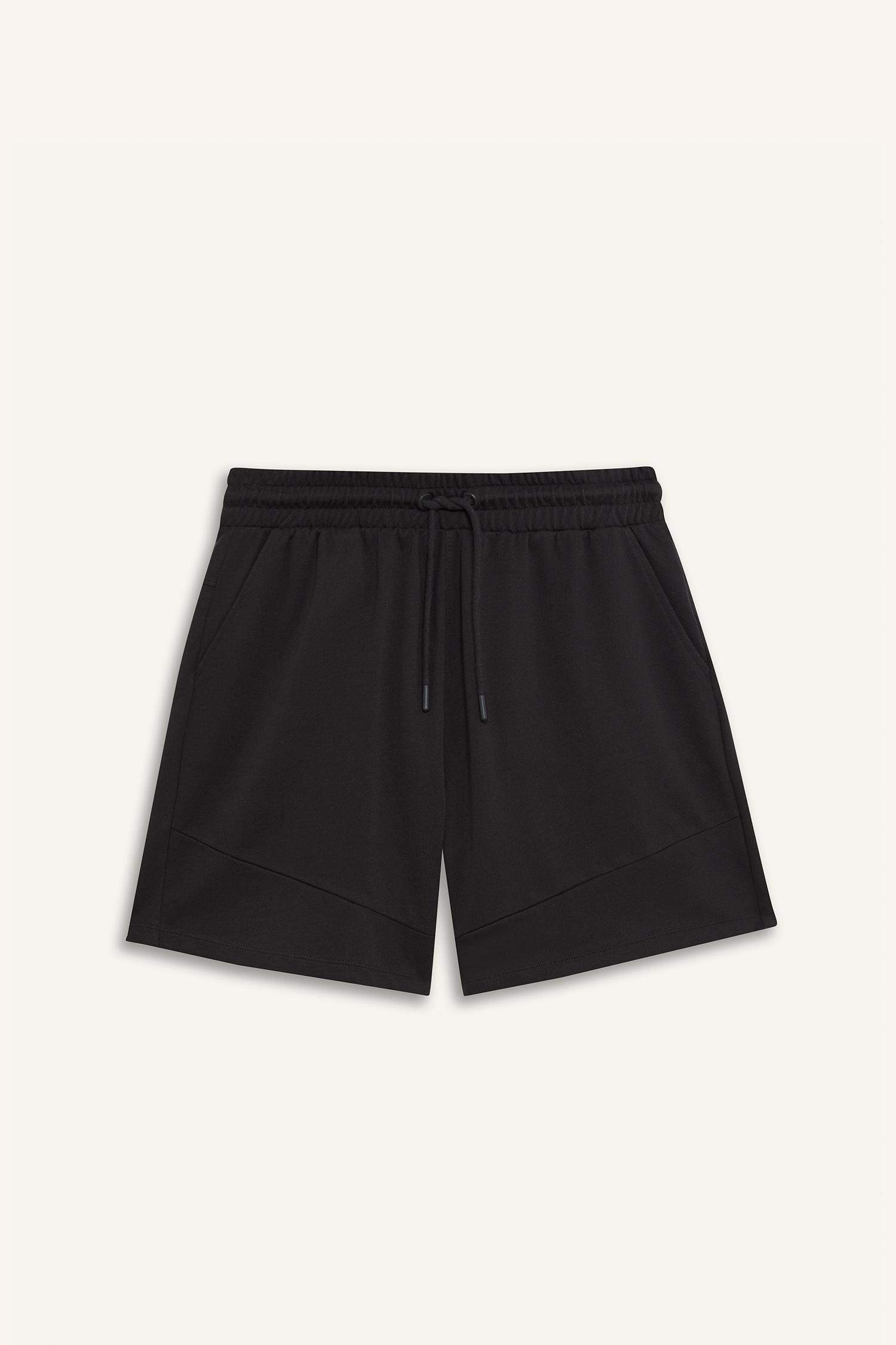 DeFactoFit Standart Fit Sporcu Beli Bağcıklı Cepli Şort