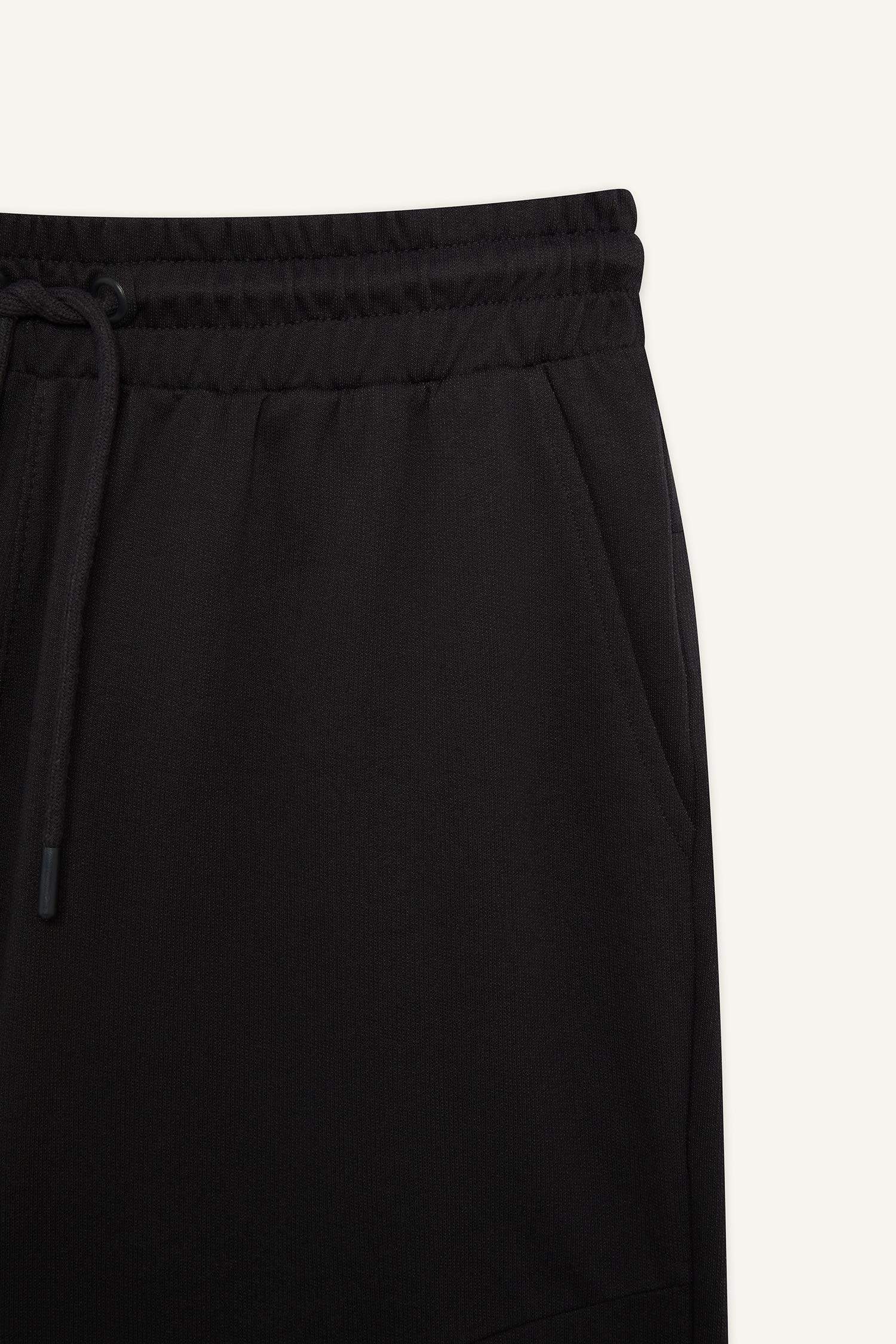 DeFactoFit Standart Fit Sporcu Beli Bağcıklı Cepli Şort