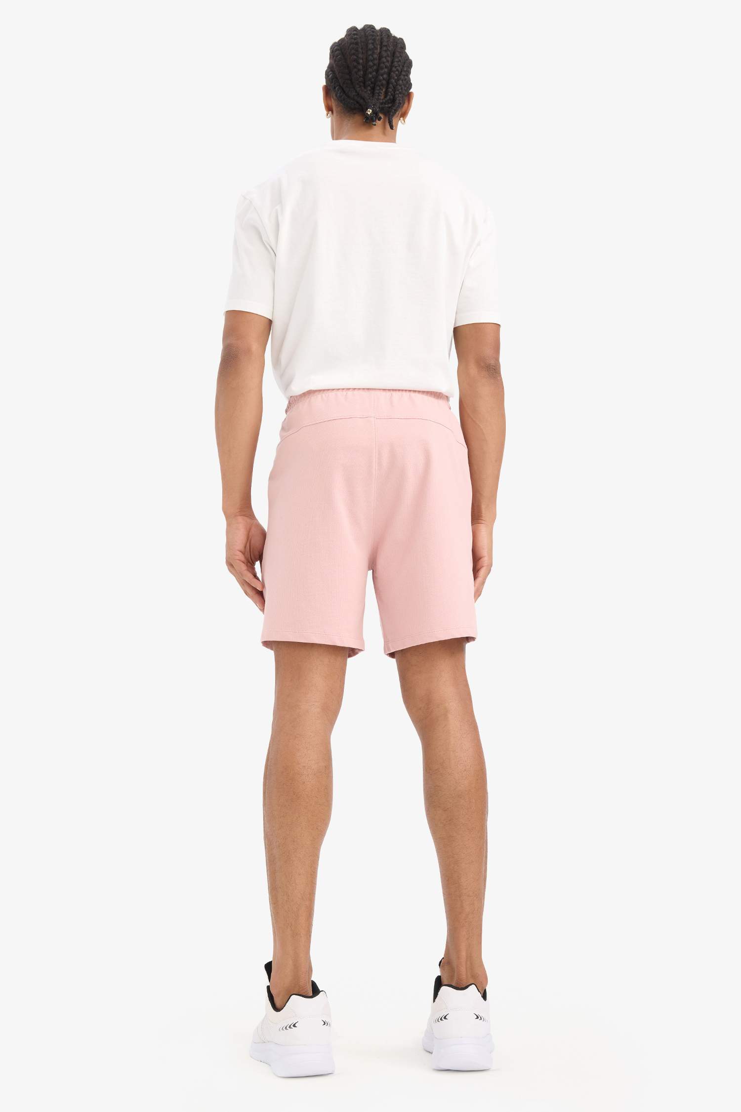 شورت قصير رياضي قصة عادية من DeFactoFit