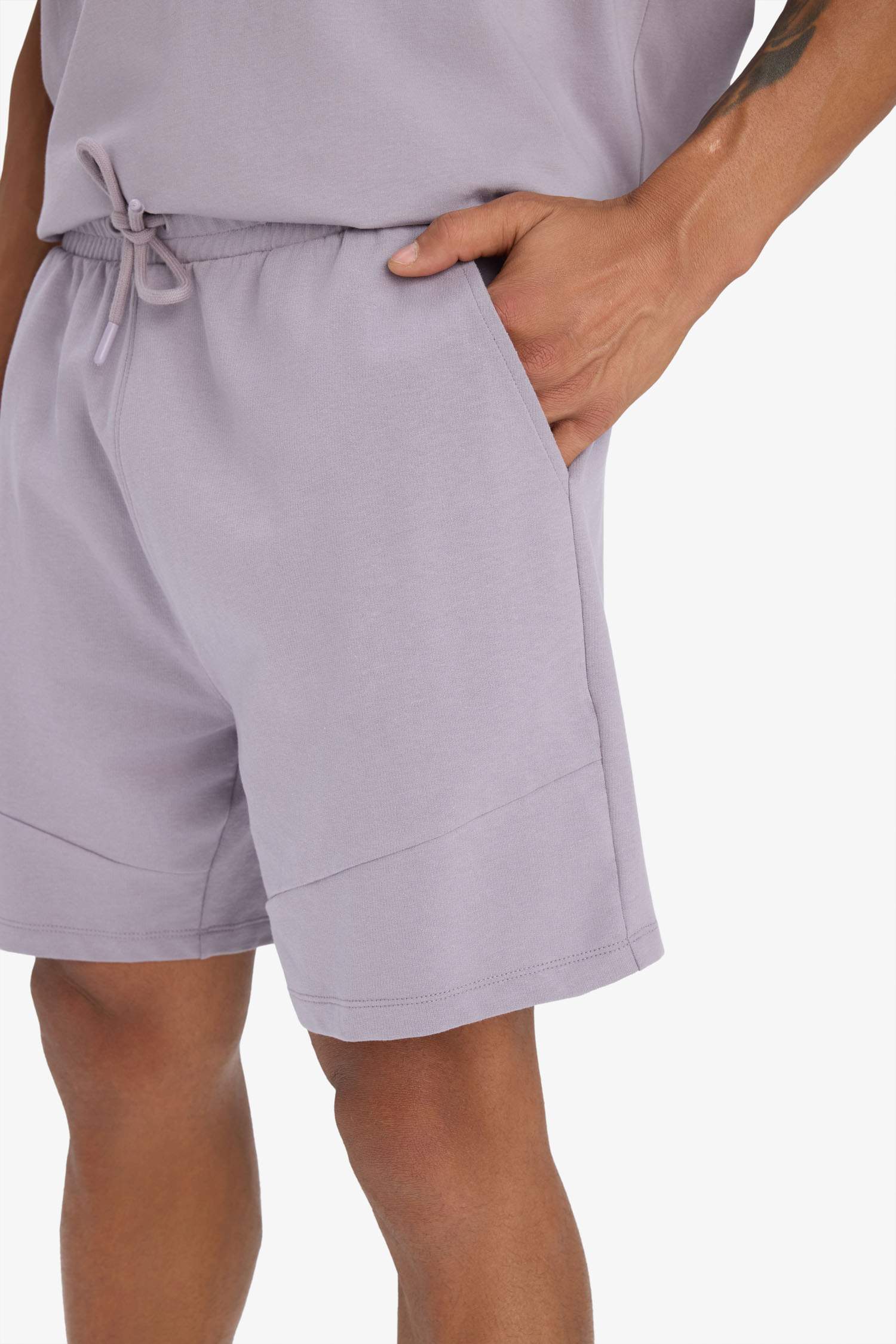 DeFactoFit спортивные, стандартного кроя, с завязками и карманами шорты