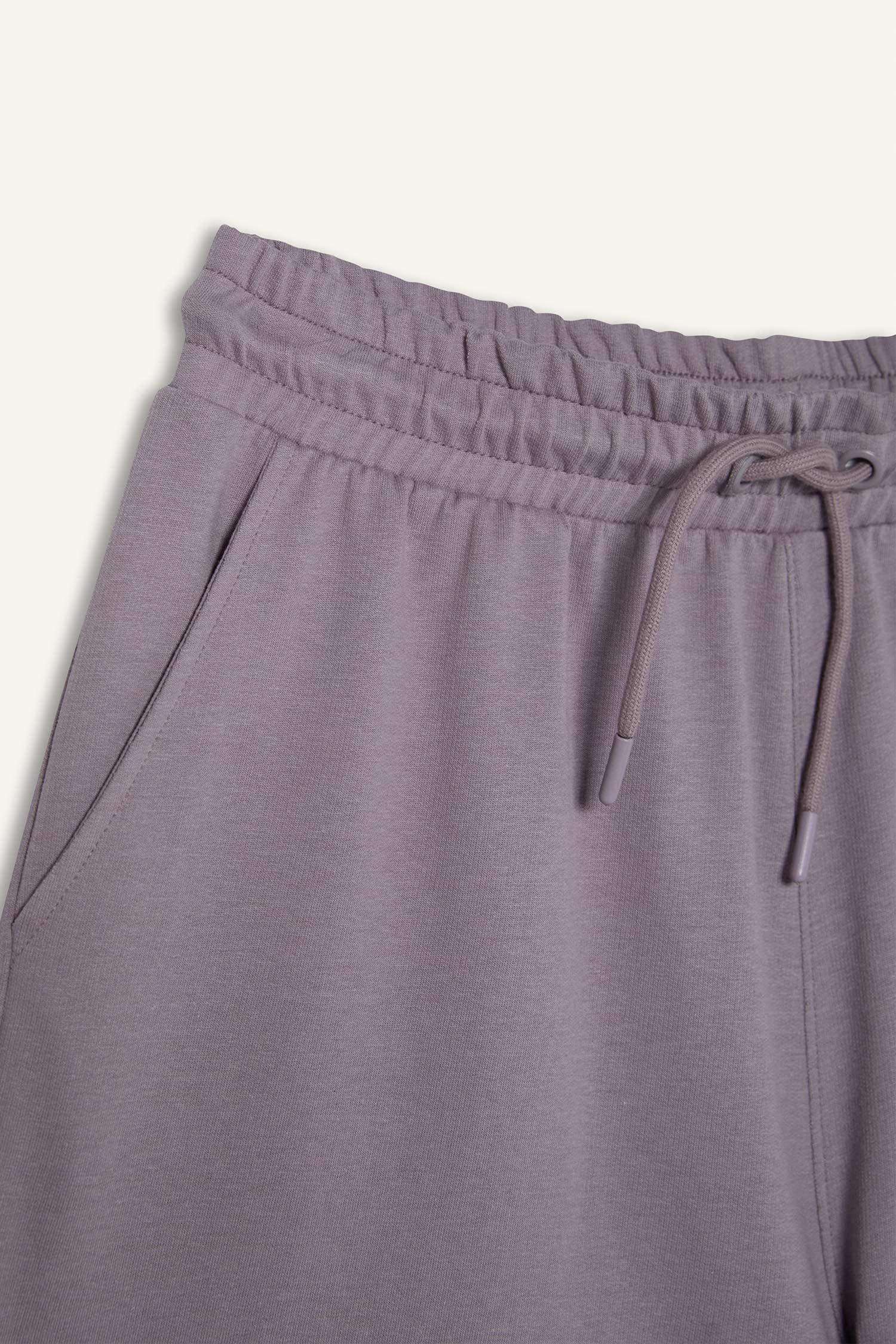 DeFactoFit спортивные, стандартного кроя, с завязками и карманами шорты