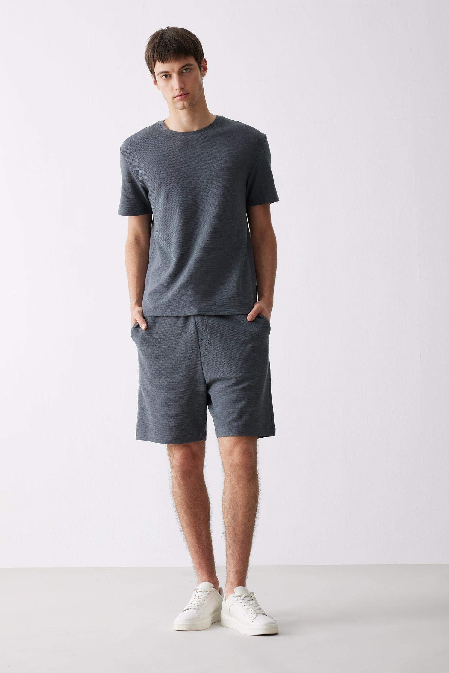Regular Fit Textured Tie Waist Shorts