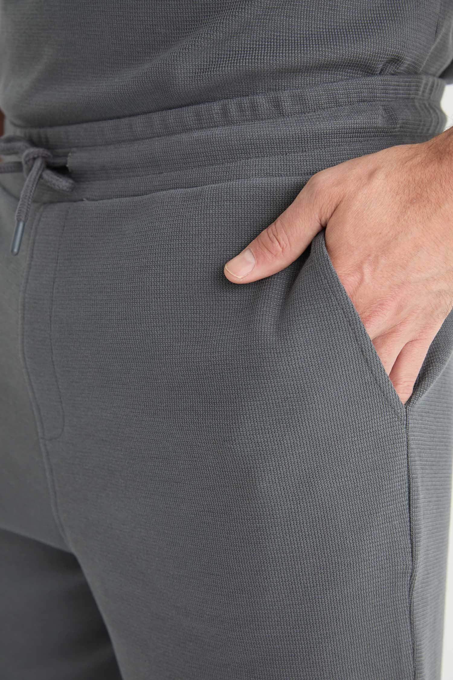 Regular Fit Textured Tie Waist Shorts