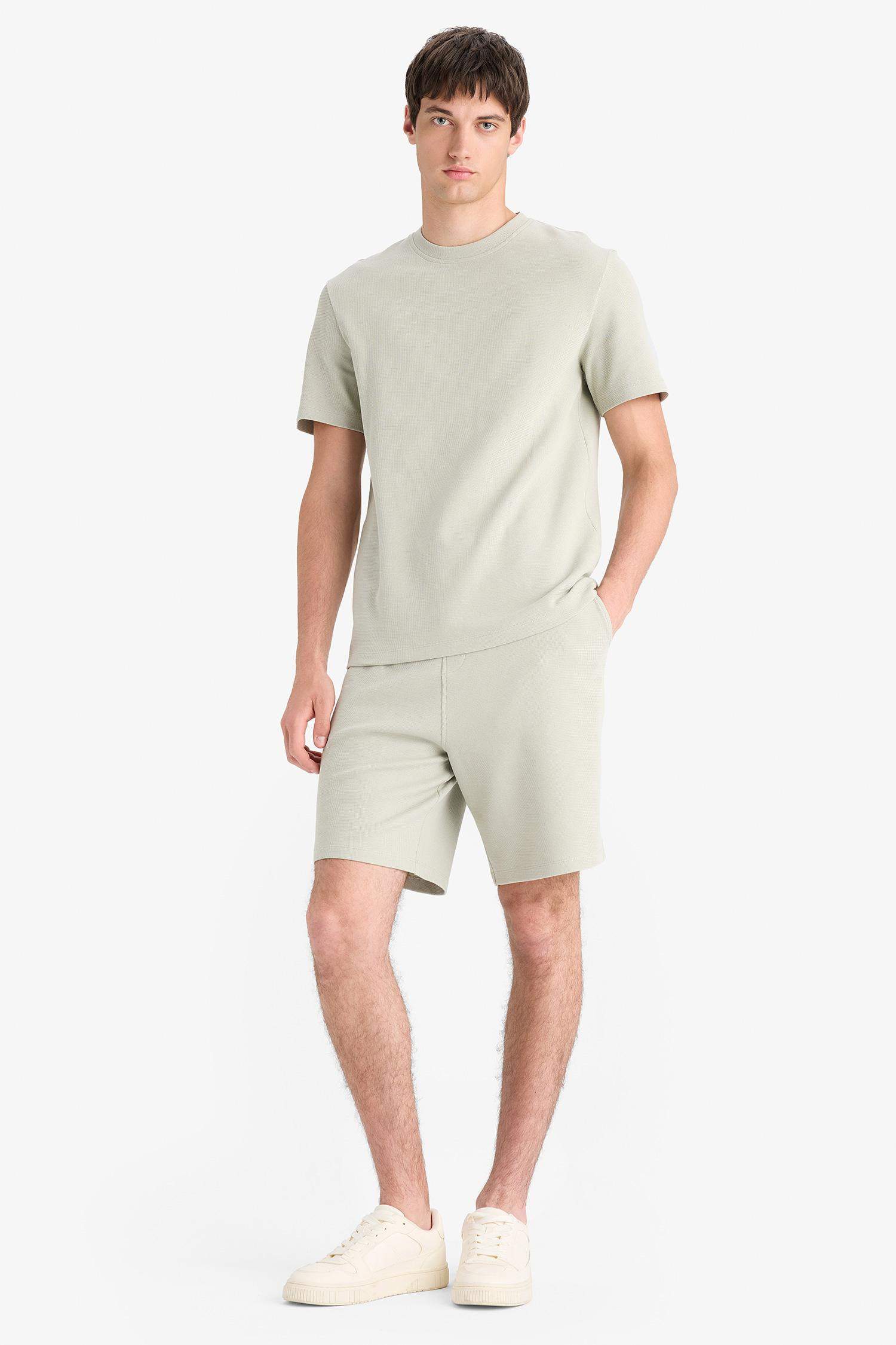 Regular Fit Dokulu Beli Bağcıklı Şort