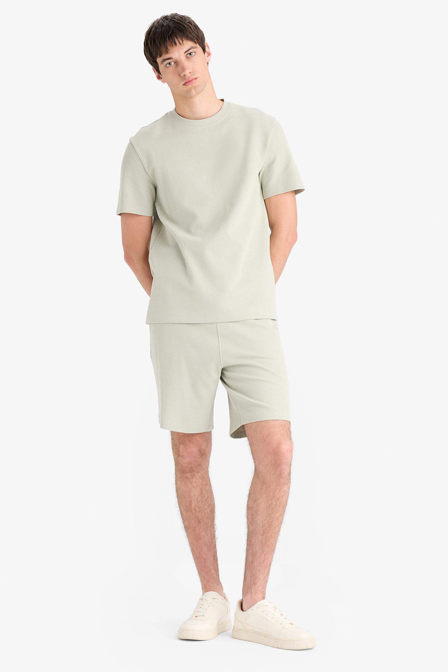 Regular Fit Dokulu Beli Bağcıklı Şort