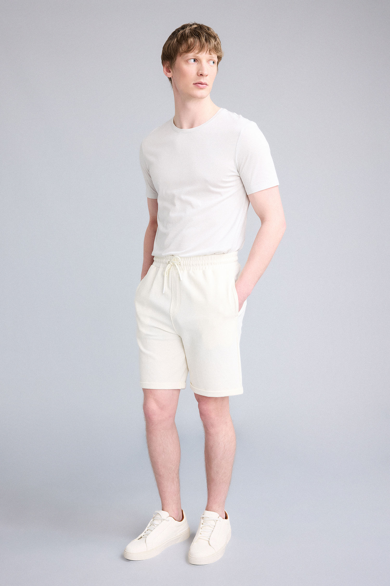 DeFacto Regular Fit Dokulu Basic Bermuda Şort görsel 2