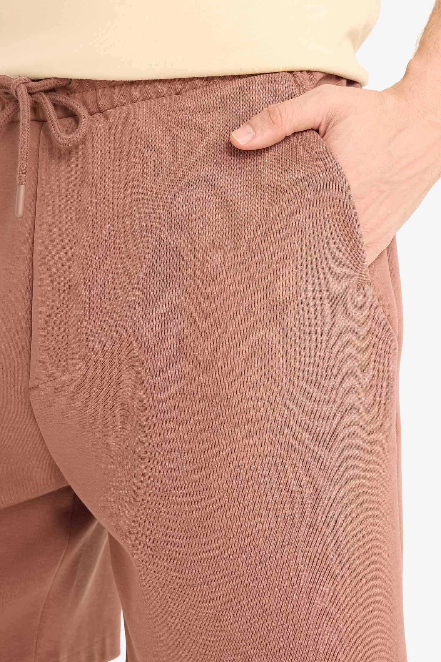 شورت بيزك سادة قصة عادية برباط