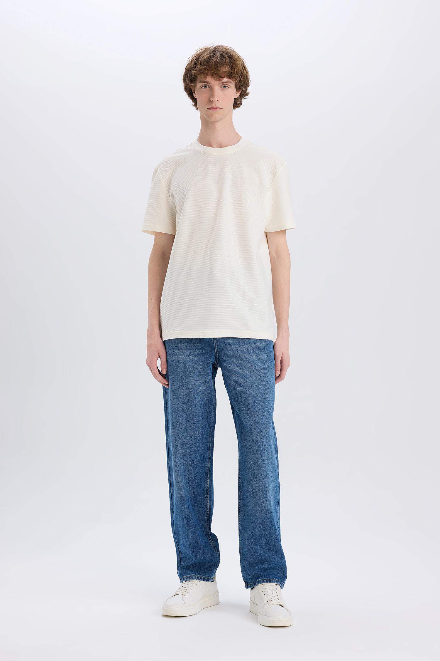 T-shirt en sergé texturé à manches courtes et col rond Coupe régulière