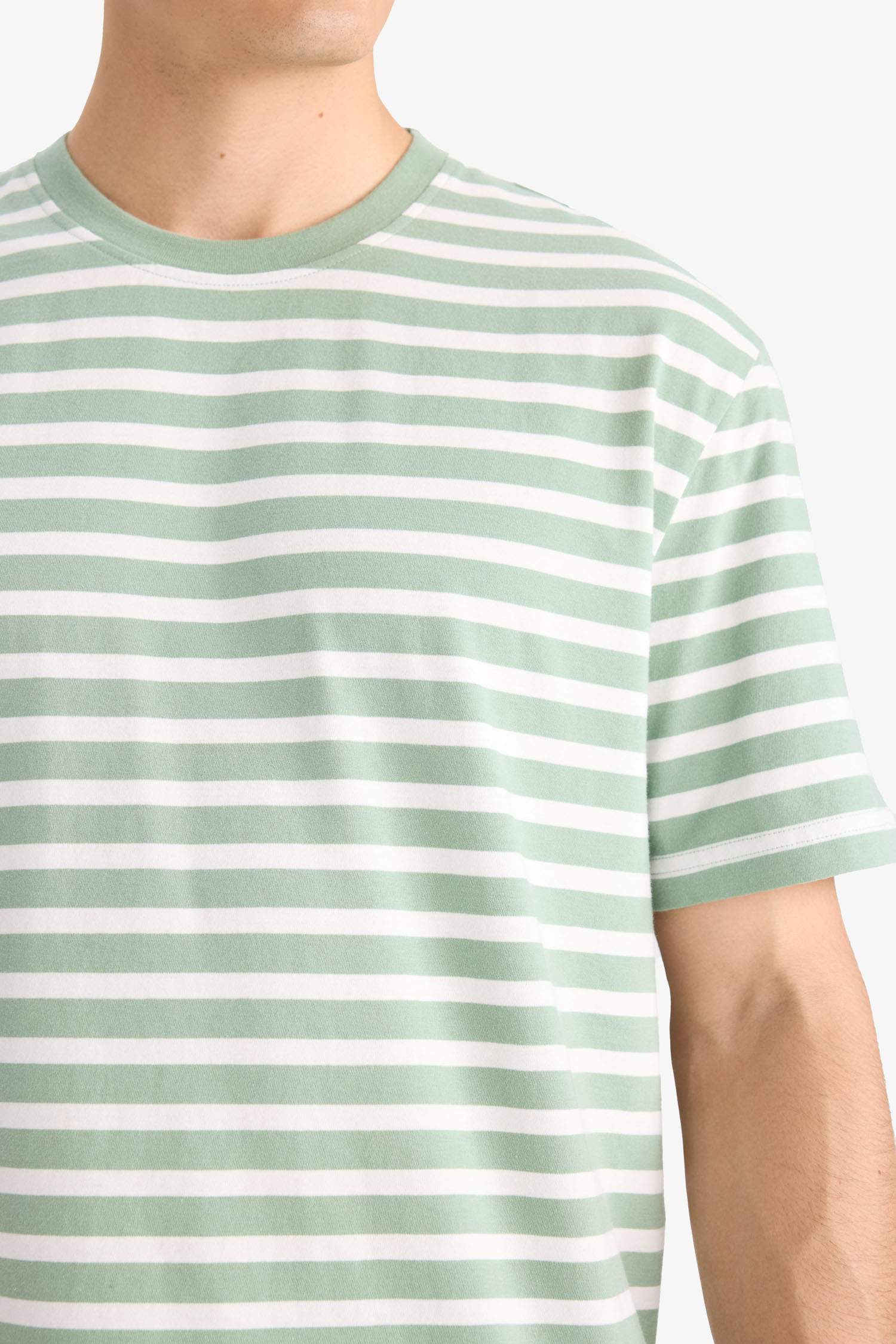 дөңгелек жаға Қысқа жеңді футболка