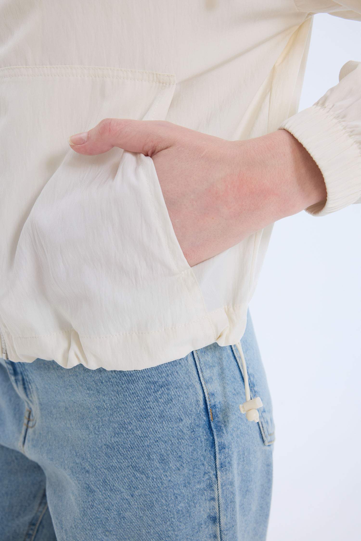 Su Geçirmez Regular Fit Cepli Fermuarlı Kapüşonlu Yağmurluk