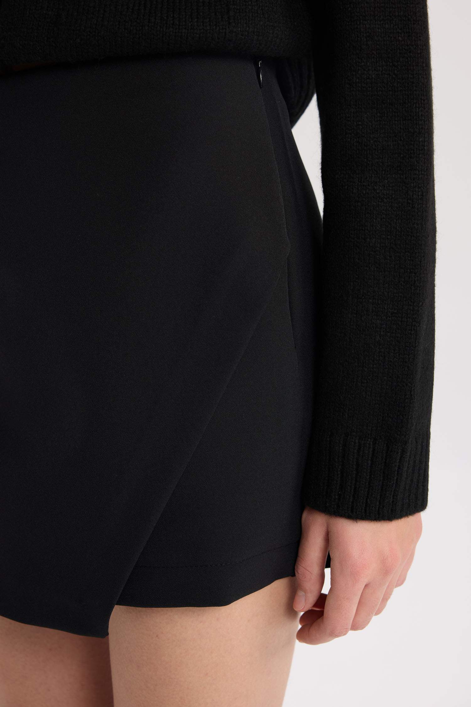 High Waist Smart Basic Short Skort