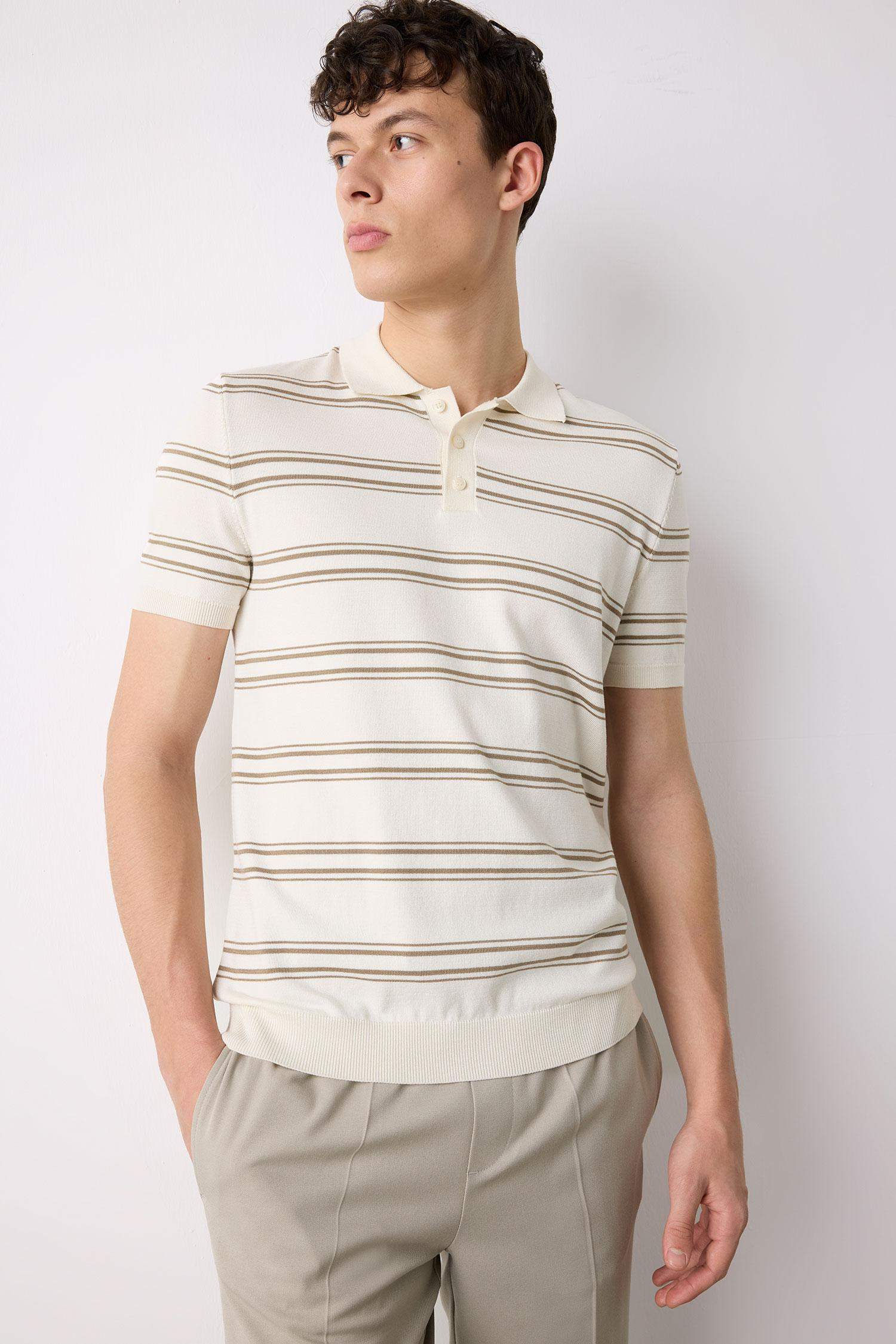 تيشيرت بولو تريكو نص ردن قصة عادية