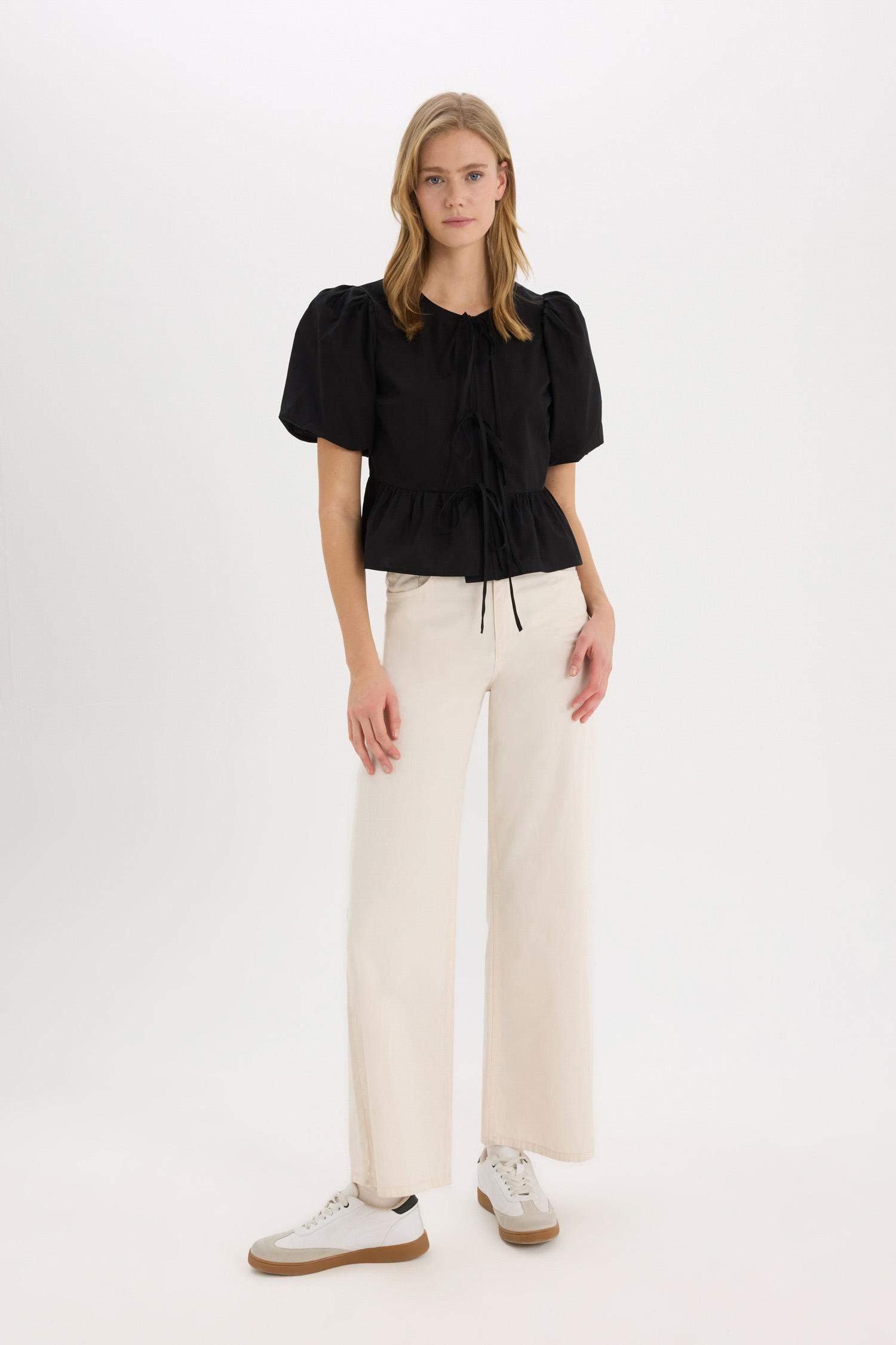 Bisiklet Yaka Poplin Önden Bağlamalı Kısa Kollu Bluz