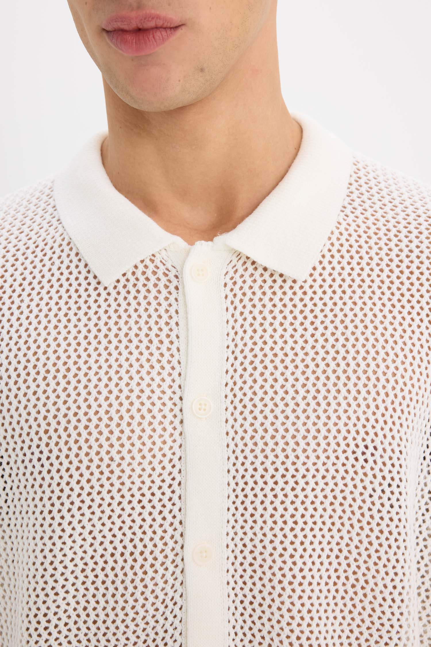 Оверсайз трикотажная футболка с короткими рукавами