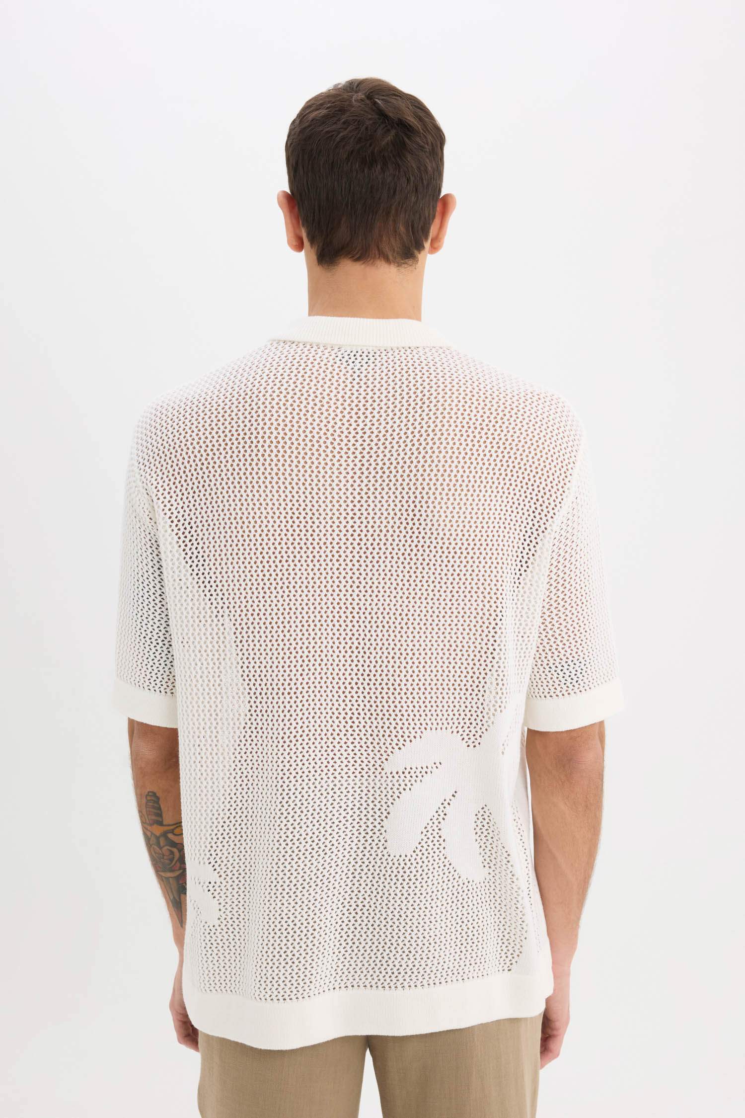 Оверсайз трикотажная футболка с короткими рукавами