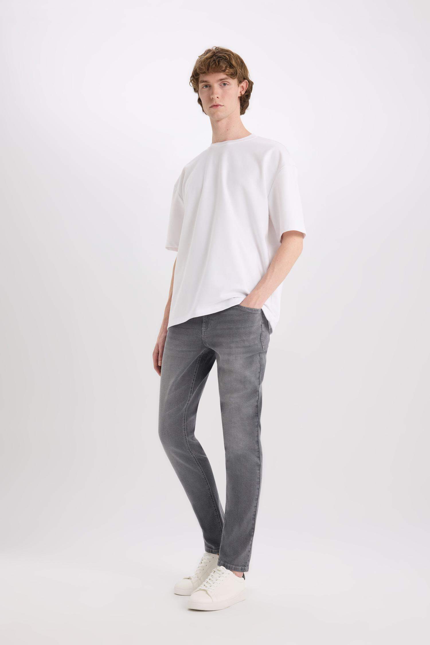 بنطلون جينز كارلو سكيني فيت برجل ضيق