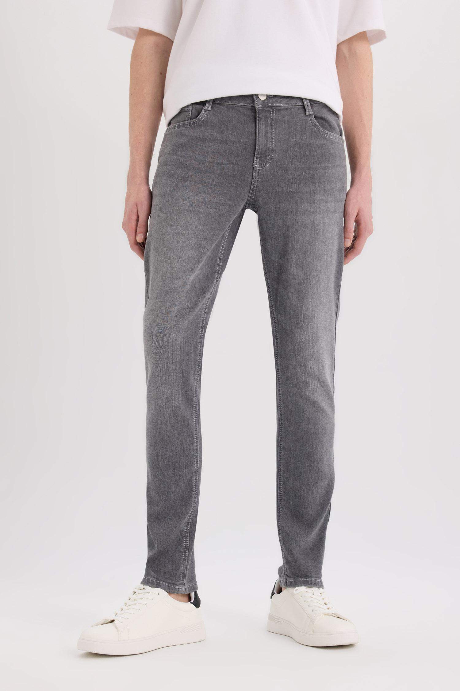 بنطلون جينز كارلو سكيني فيت برجل ضيق